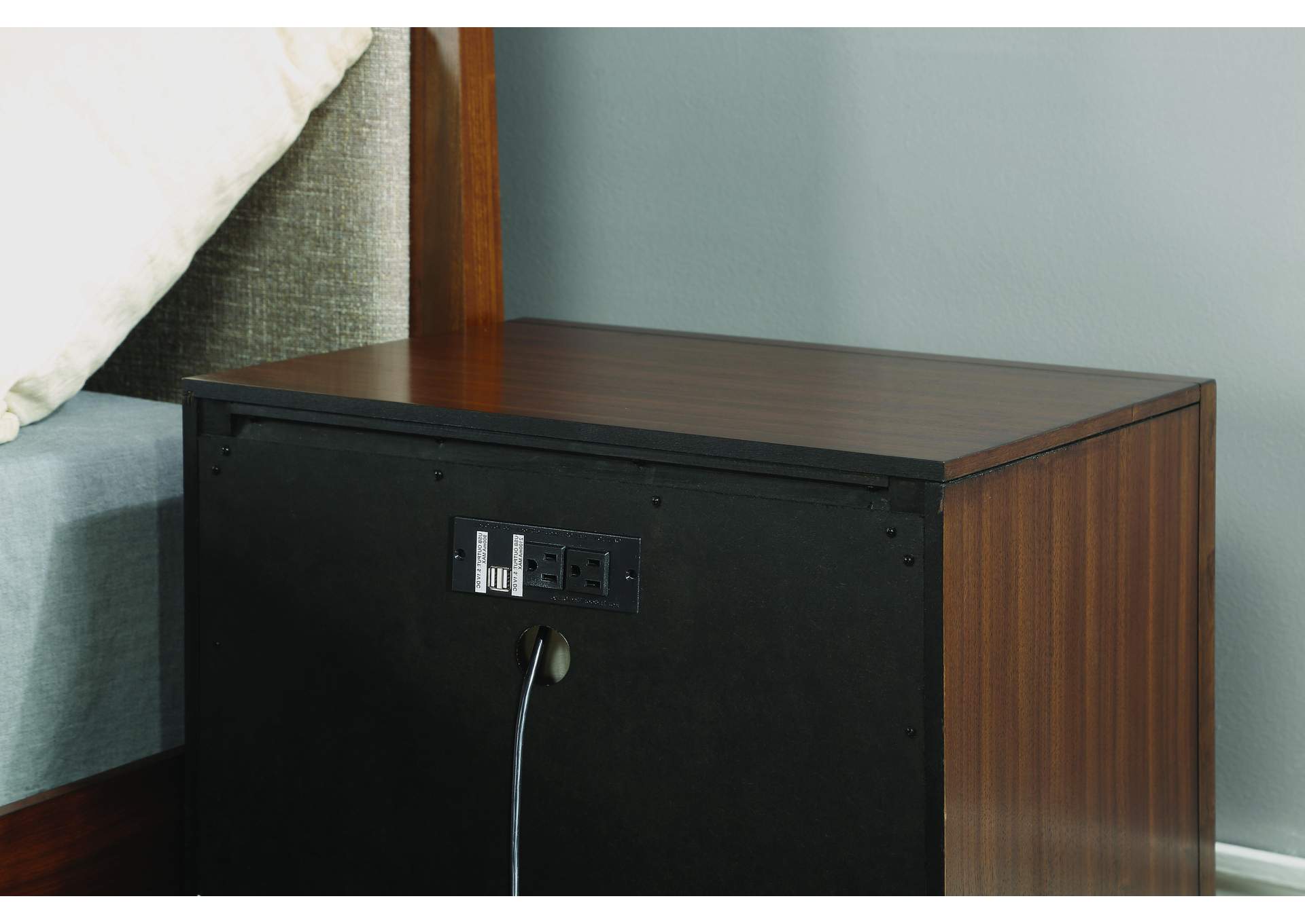 Ludwig Nightstand image 4