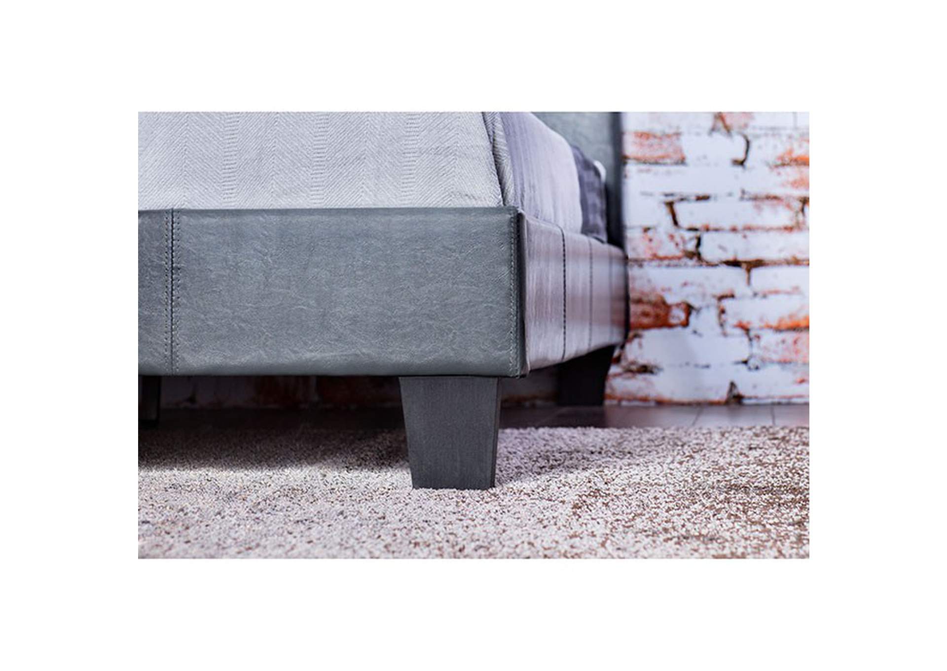 Winn Park Queen Bed