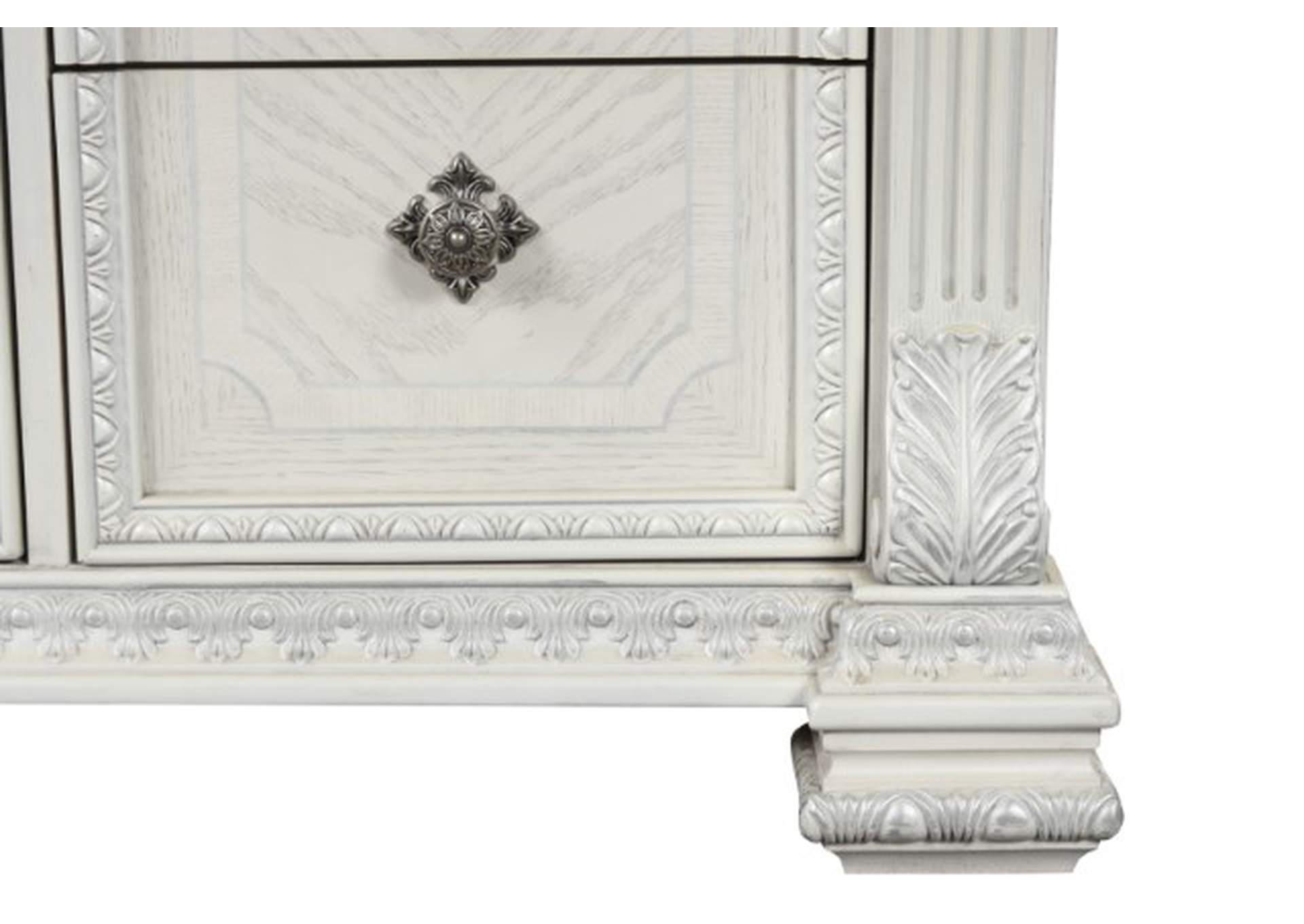 Promenade Chest