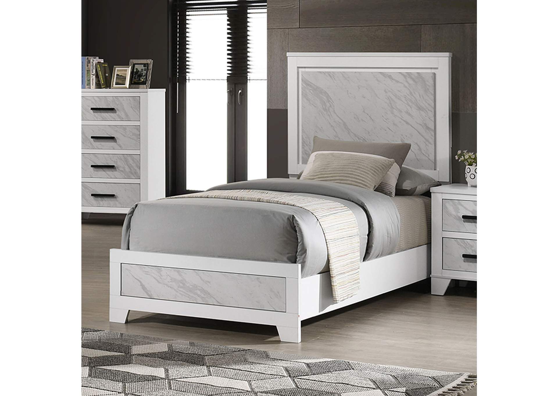 Darlene 4 Pc Full Bedroom Set image 1