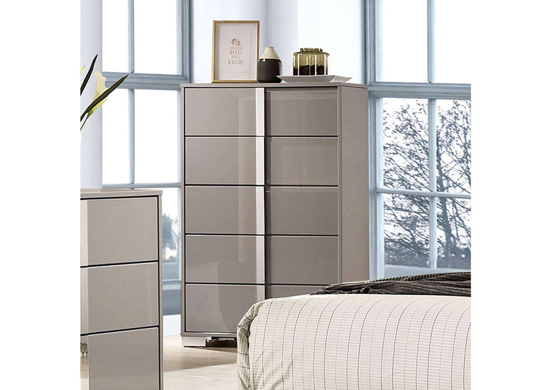 Sinistra Chest