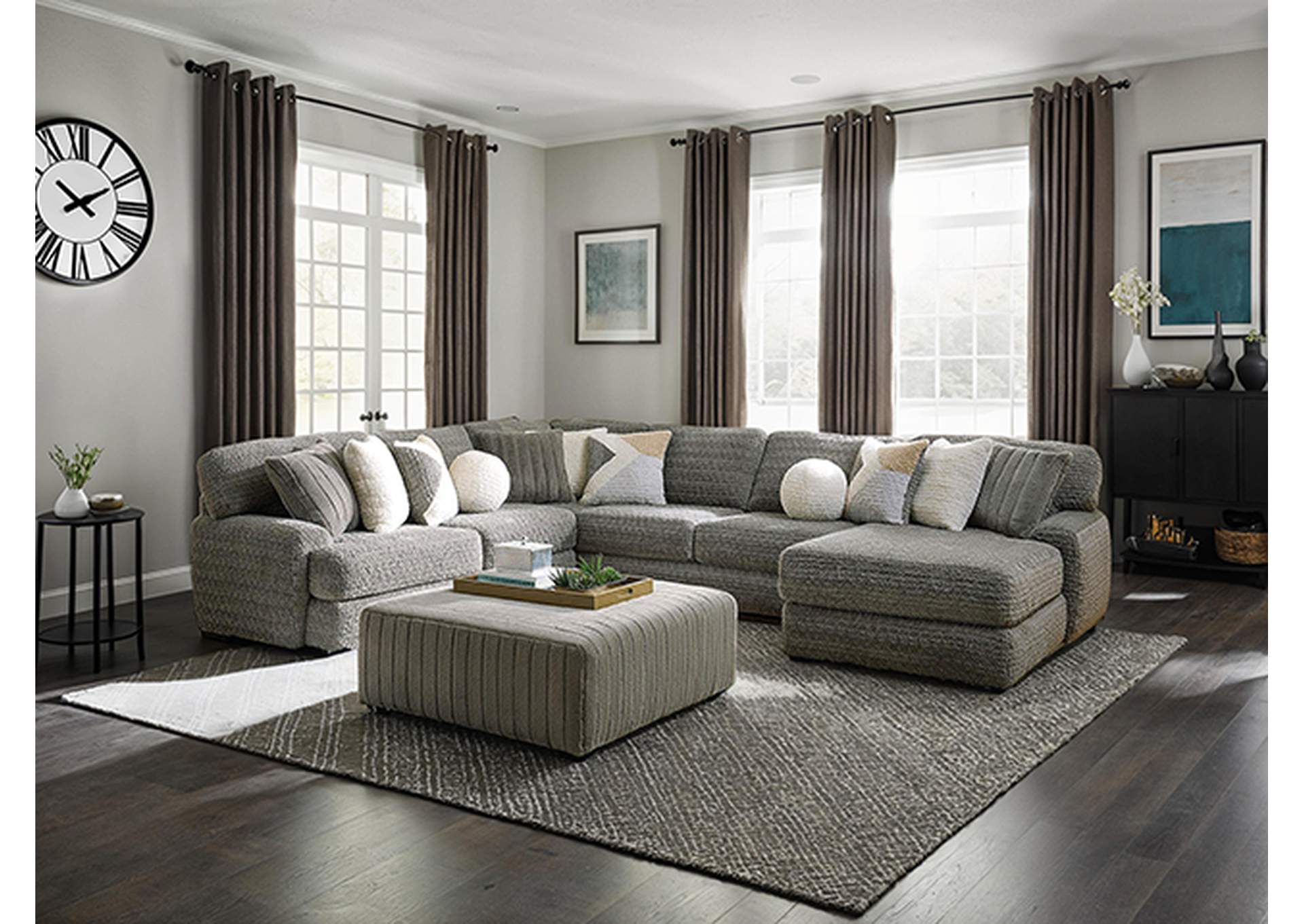 Elmhurst U-shaped Sectional