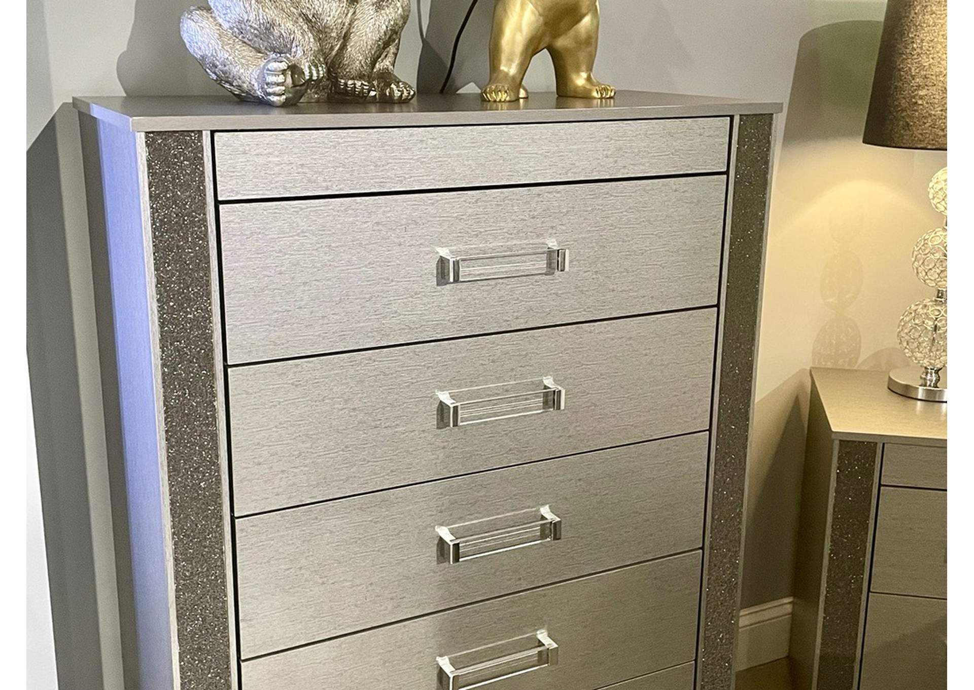 LOGAN SILVER CHEST image 1