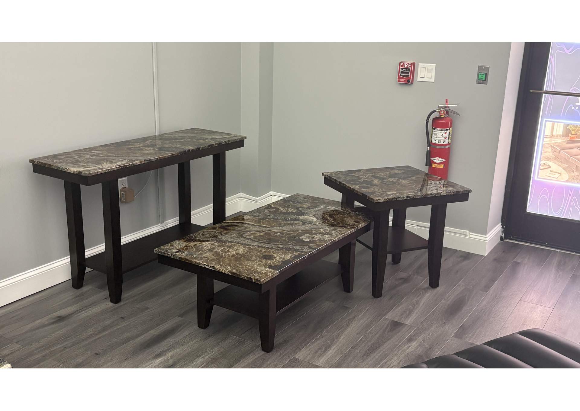 T4355 COFFEE TABLE image 1