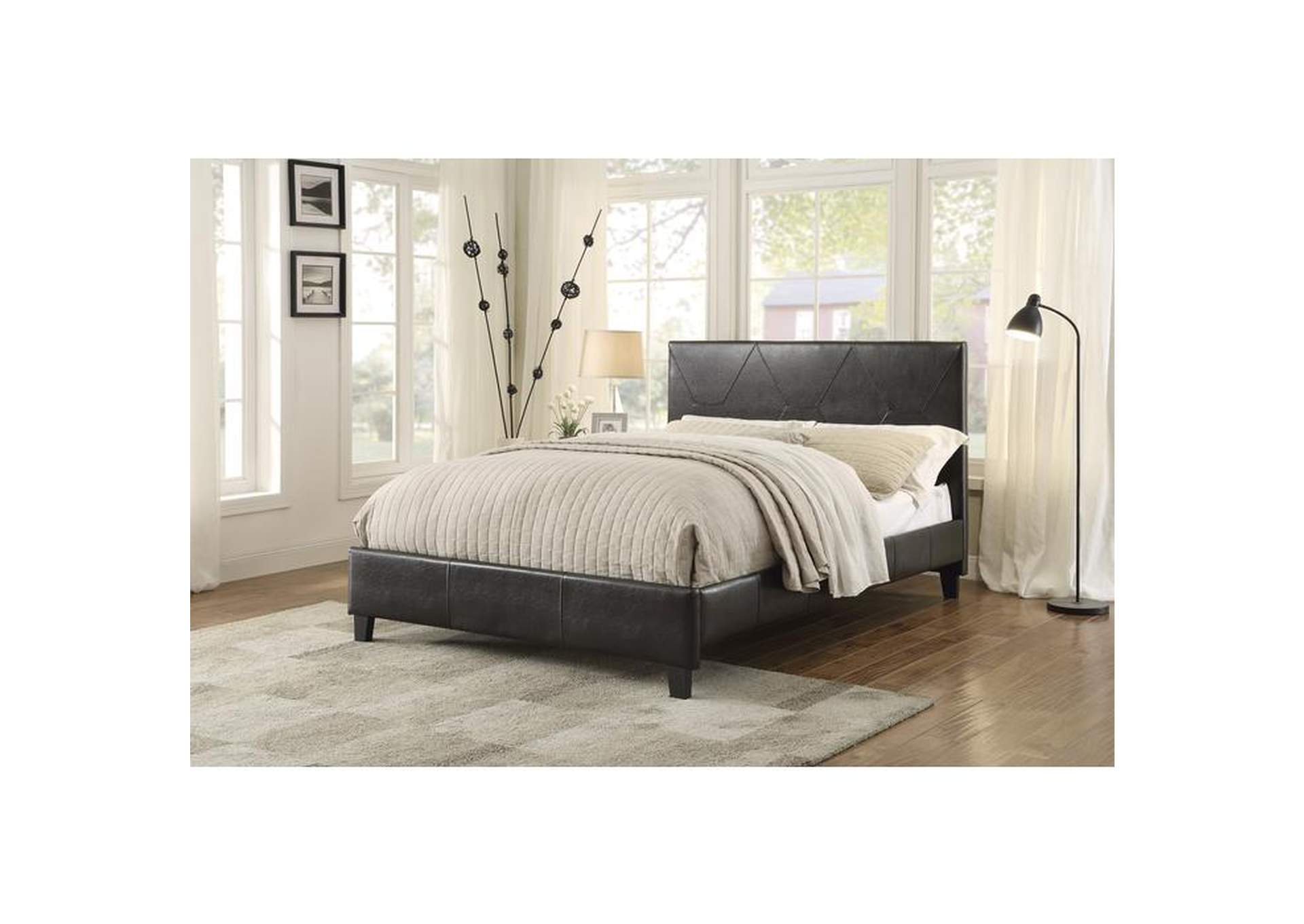 DeLeon Queen Platform Bed image 4