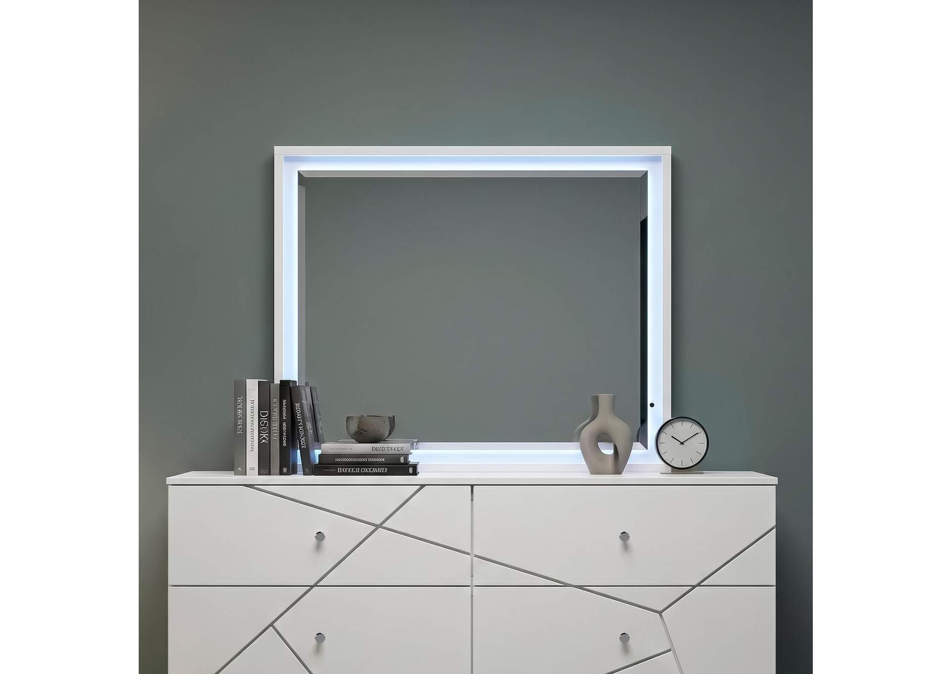 Orlo Mirror image 8