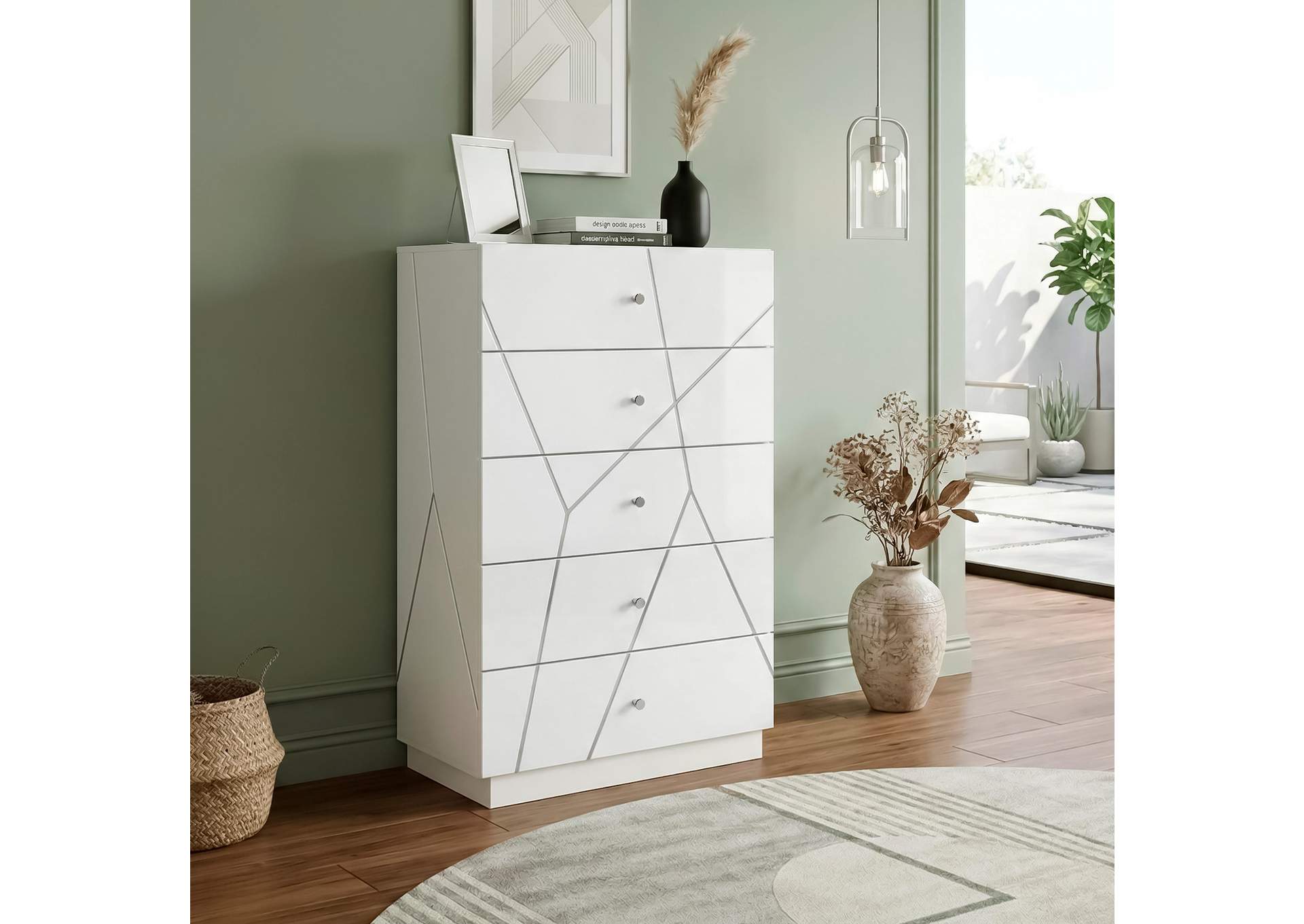 Orlo Chest image 12