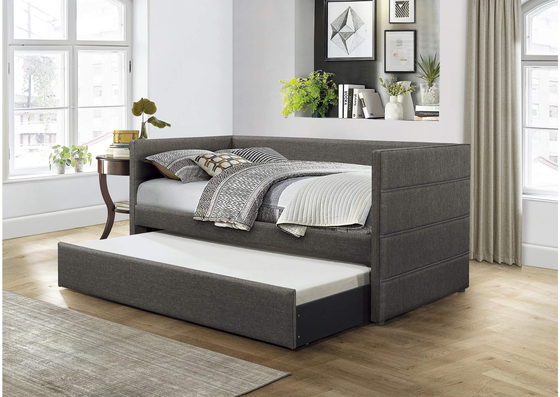 Vining Daybed with Trundle image 6