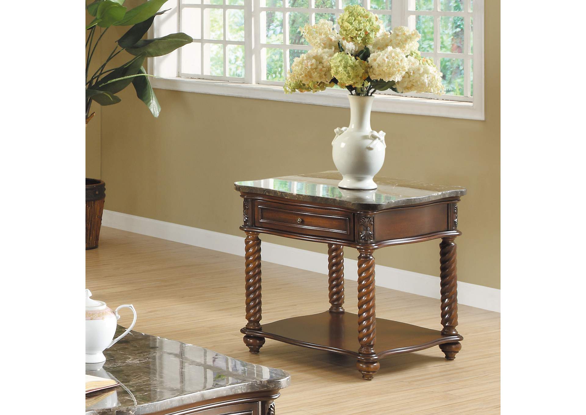 Lockwood End Table image 1