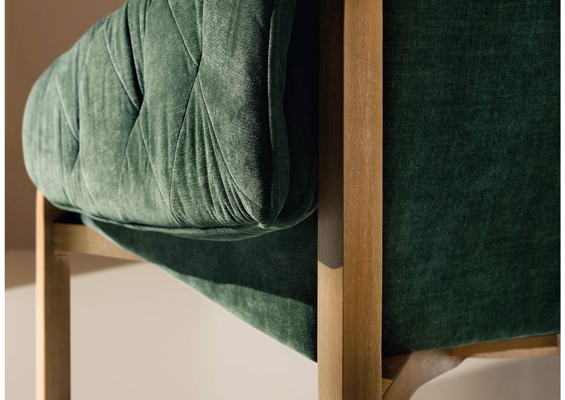 Kerns Accent Chair image 7