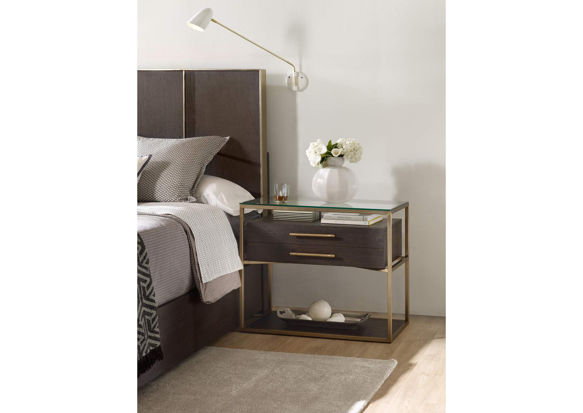 Curata One - Drawer Nightstand image 5