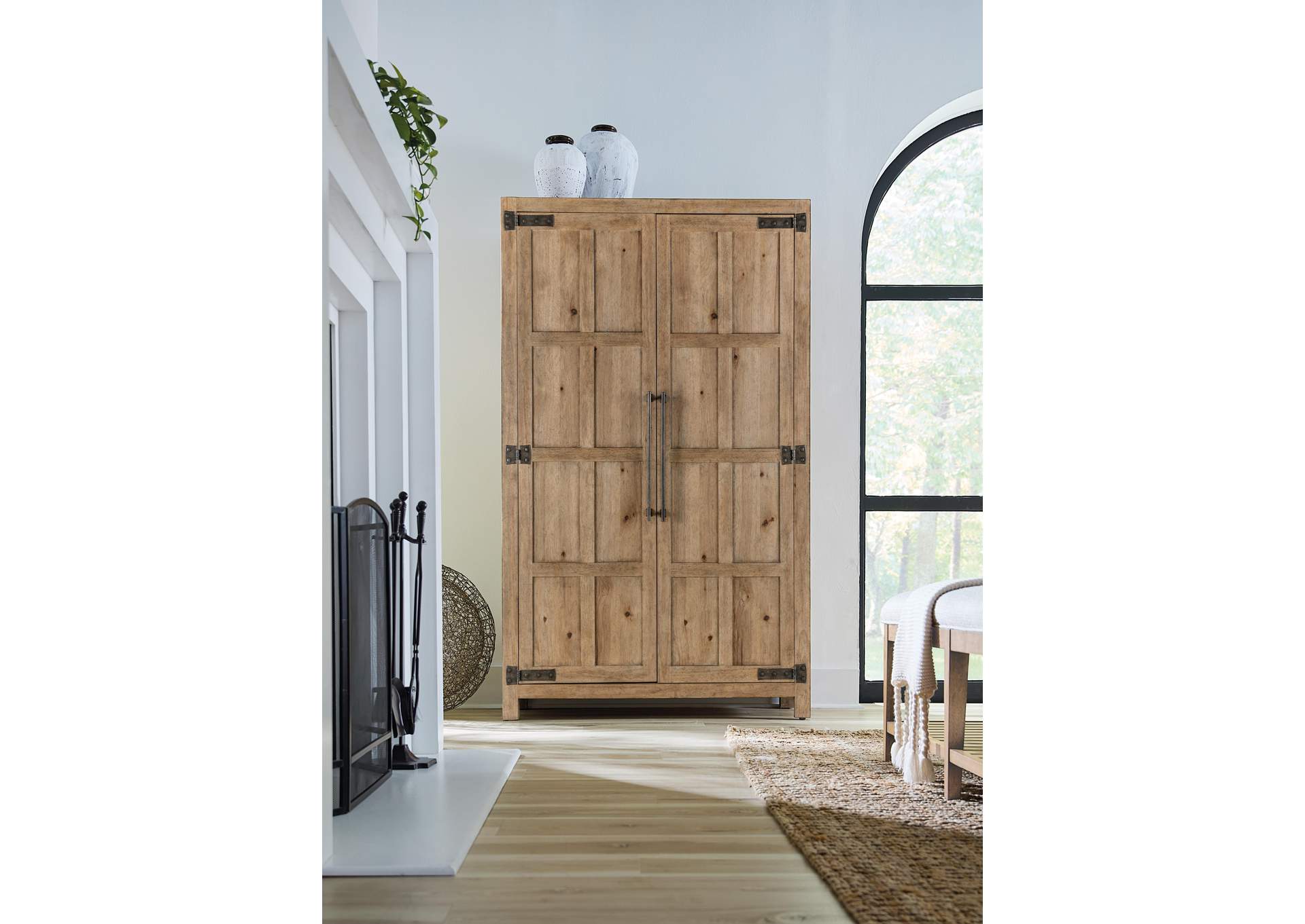 Vineyard Row Wardrobe image 6