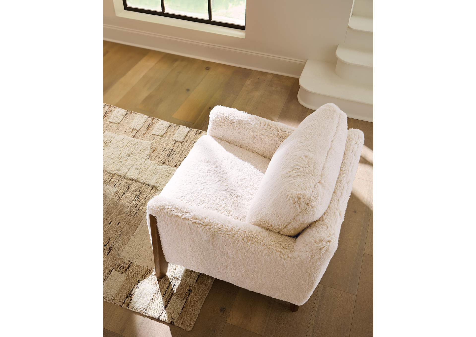 Cynthia Chair image 7