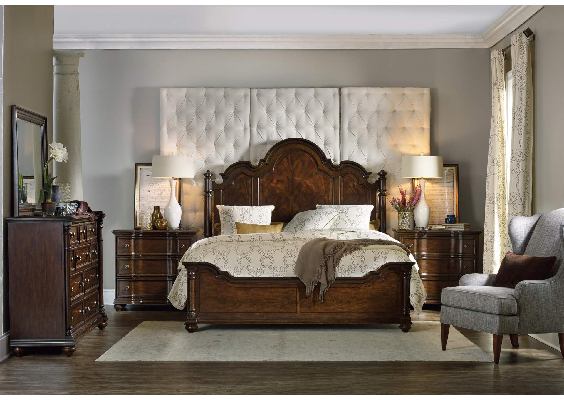 Leesburg Queen Poster Bed image 4