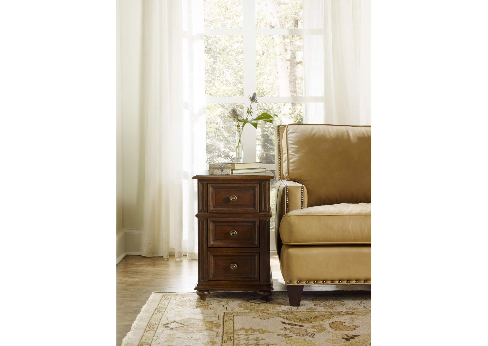 Leesburg Chairside Chest image 4