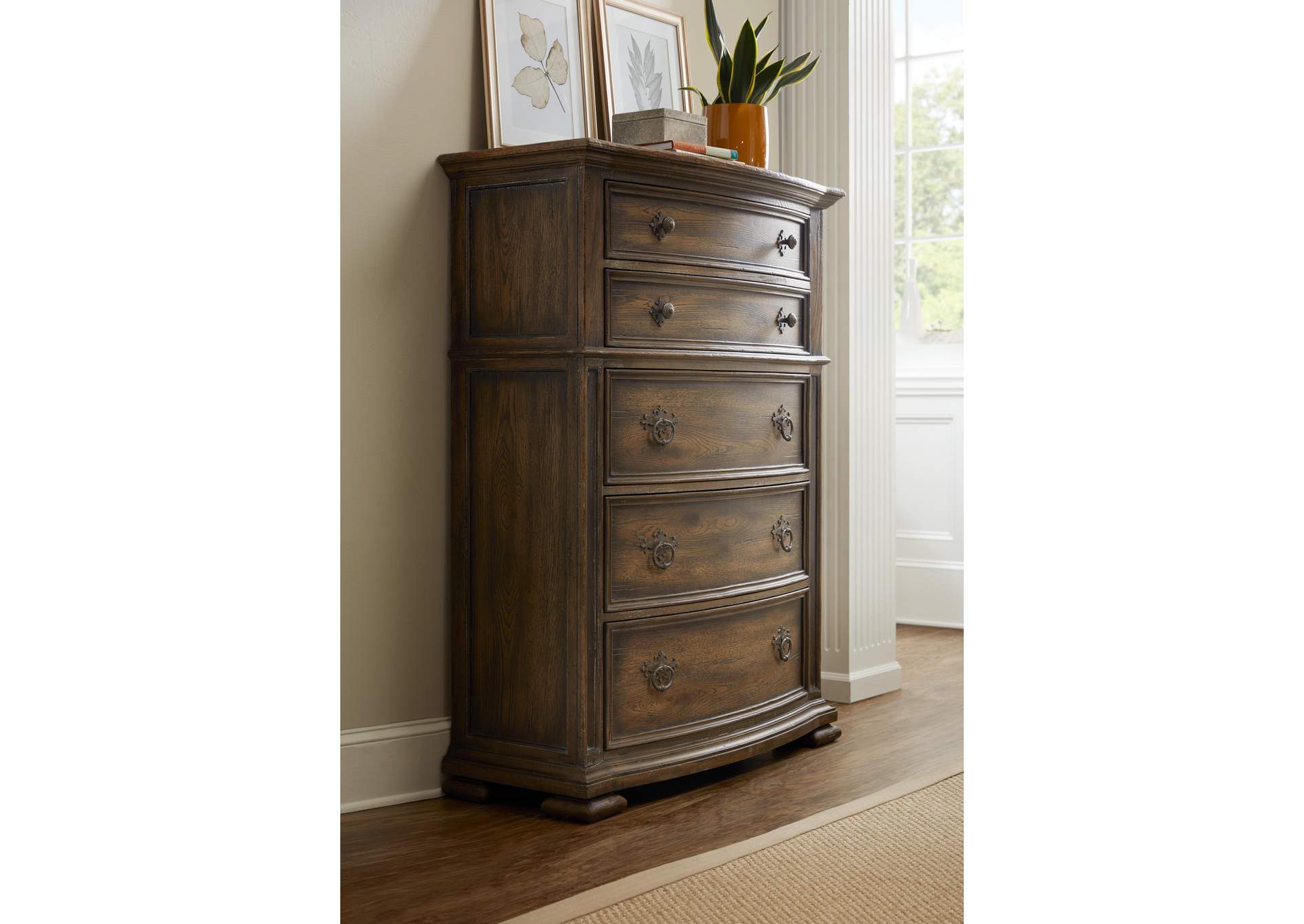 Gillespie Five - Drawer Chest image 4