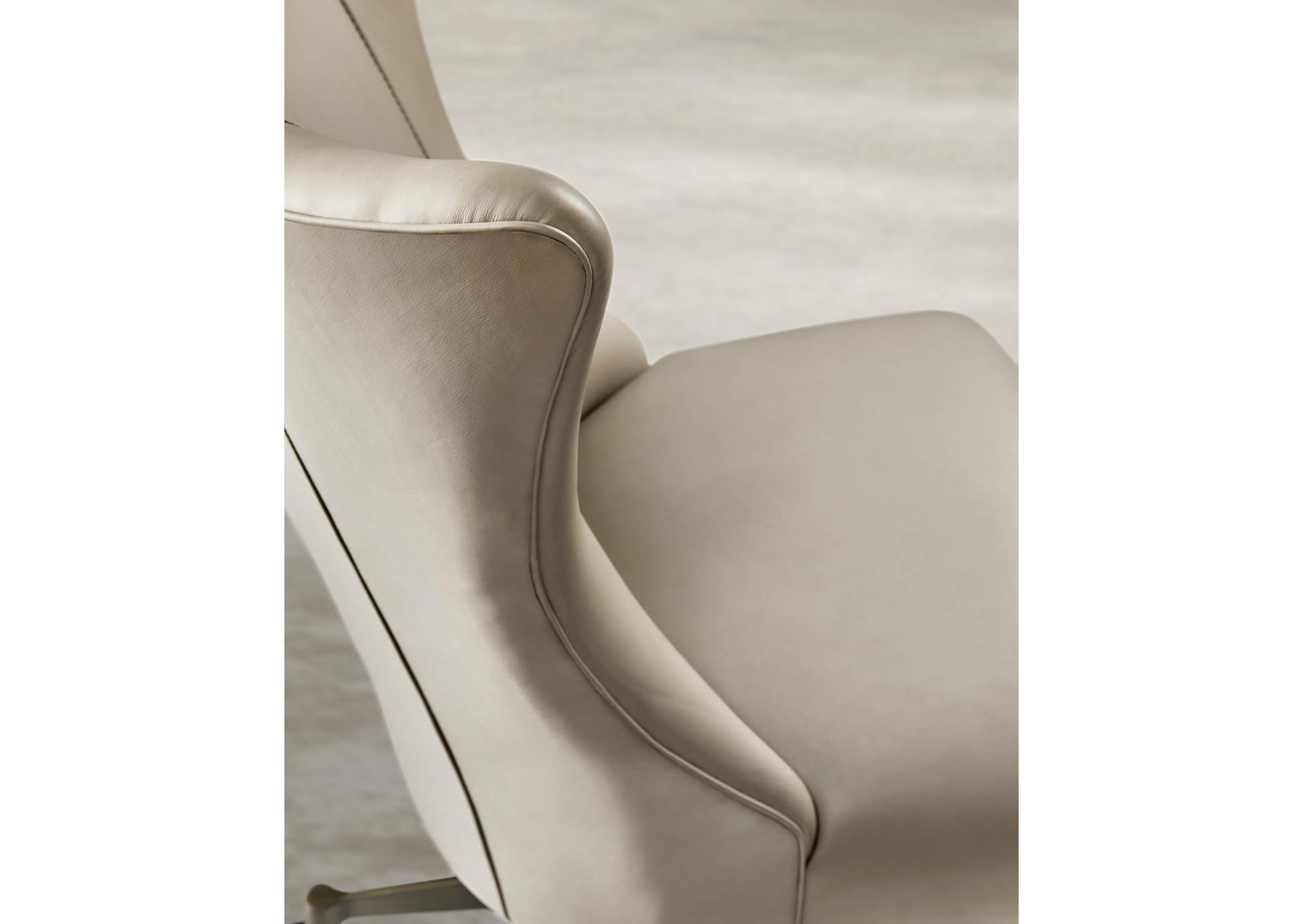 Lynn Executive Swivel Tilt Chair image 7