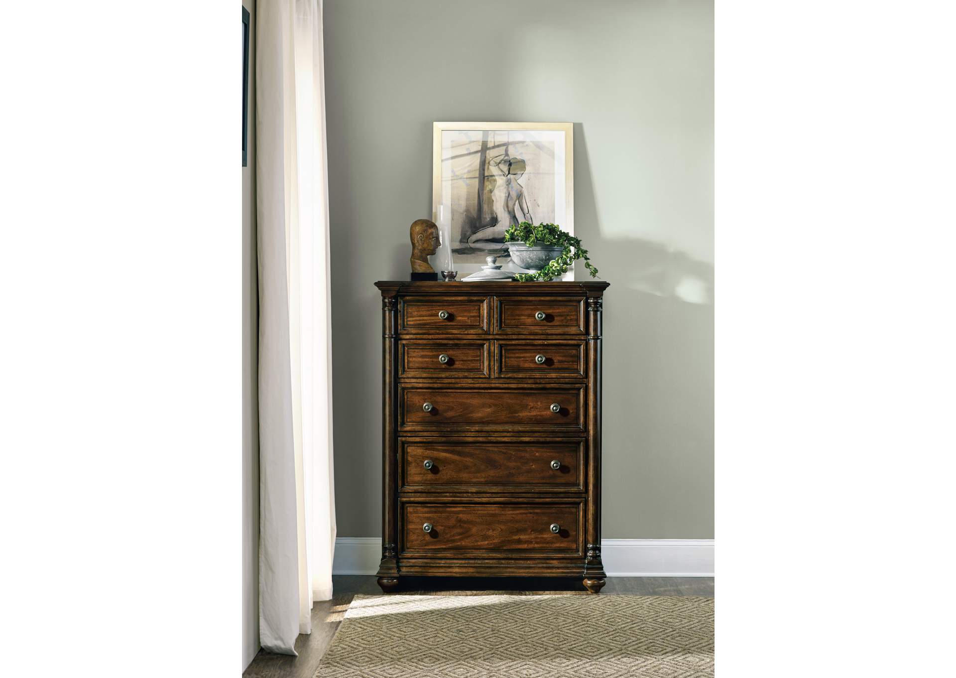 Leesburg Chest image 5