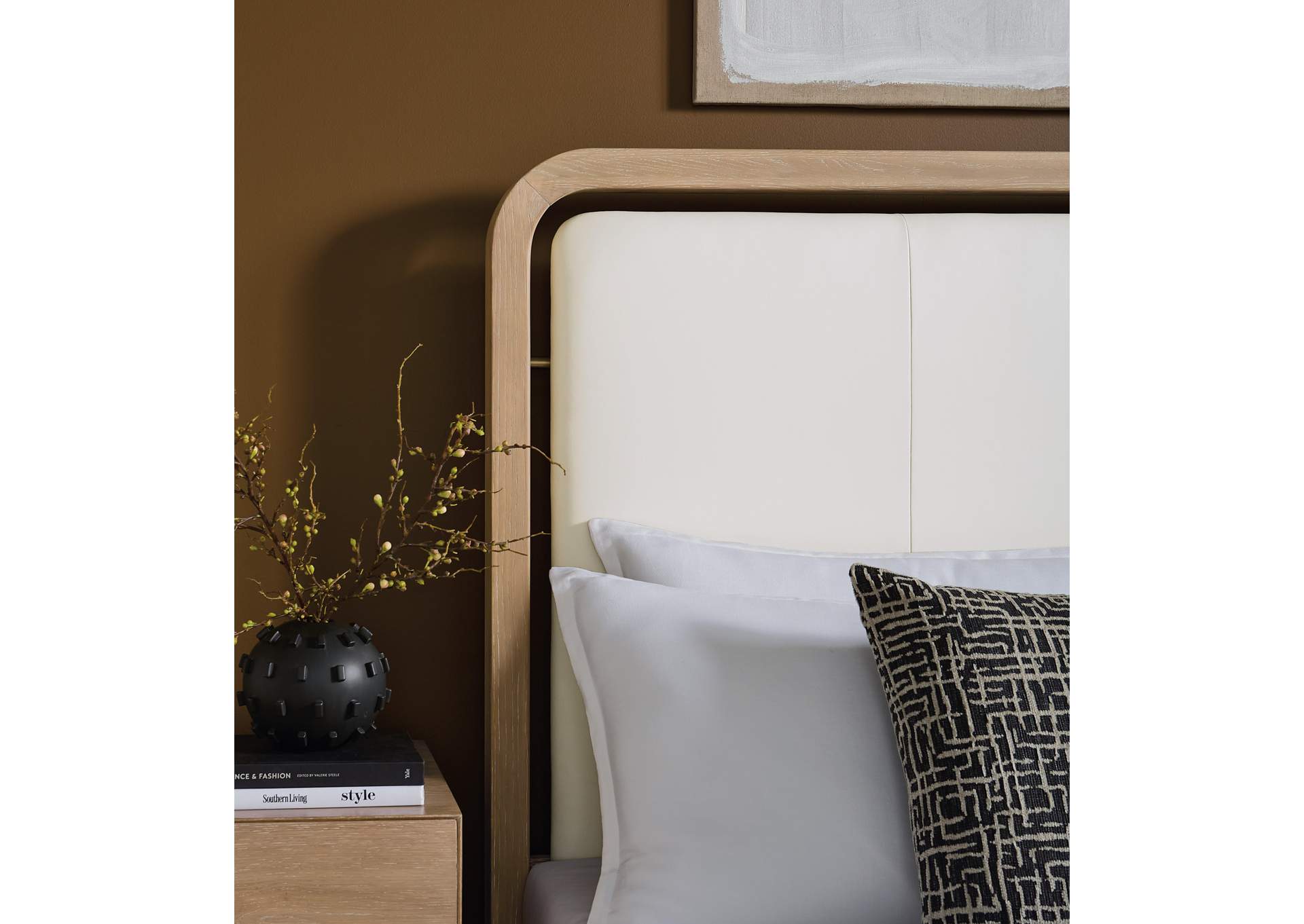 Banyon Bay King Panel Bed image 6