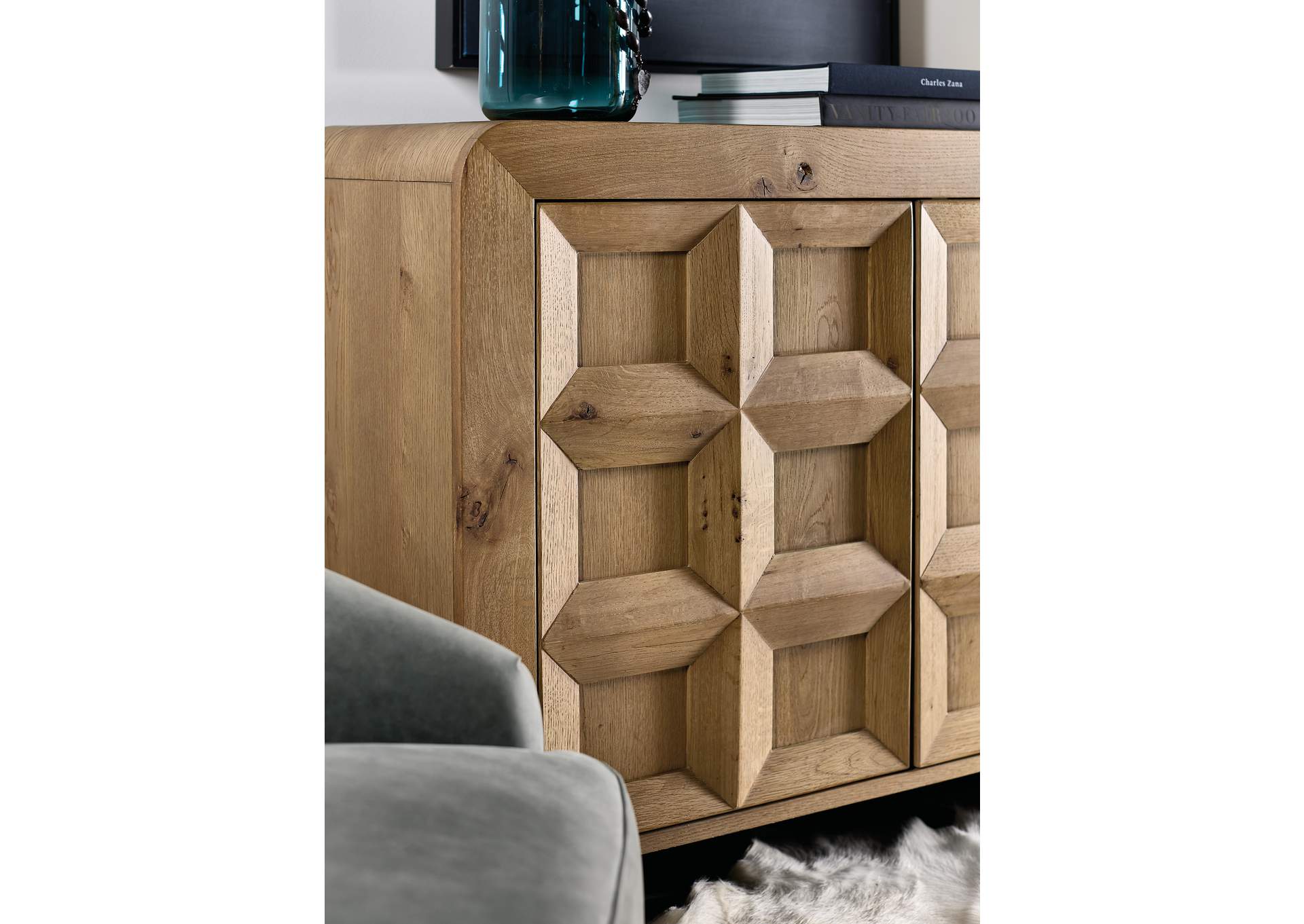 Commerce and Market Haven Accent Chest image 6