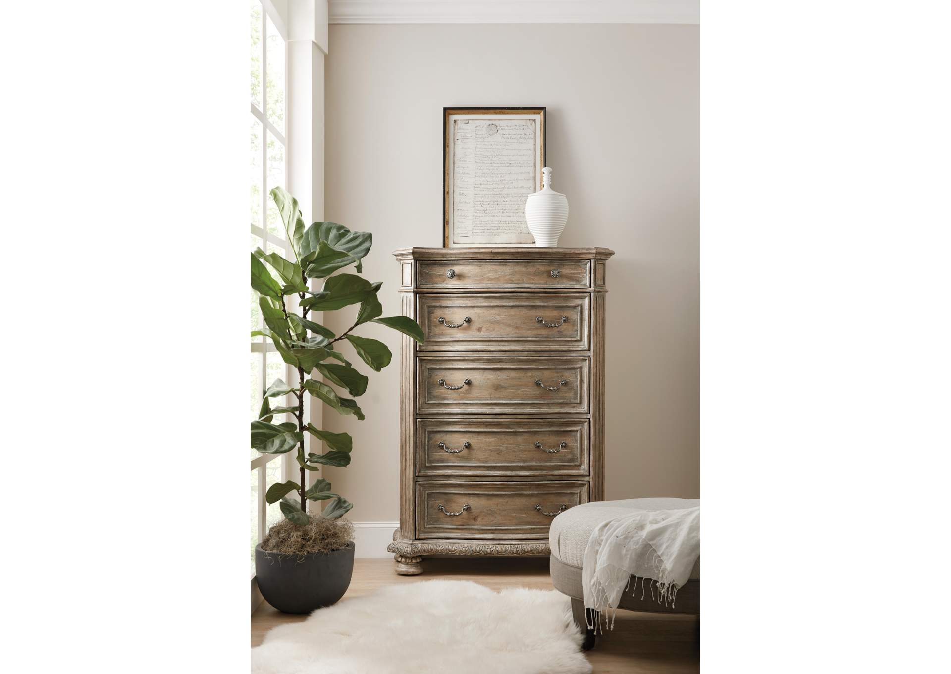 Castella Five Drawer Chest image 4