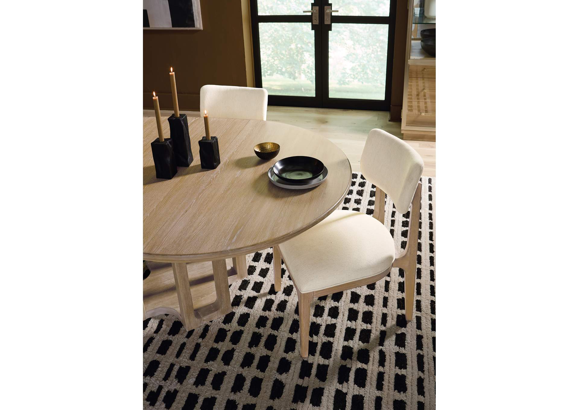 Banyon Bay Round Dining Table With One 18 - Inch Leaf image 9