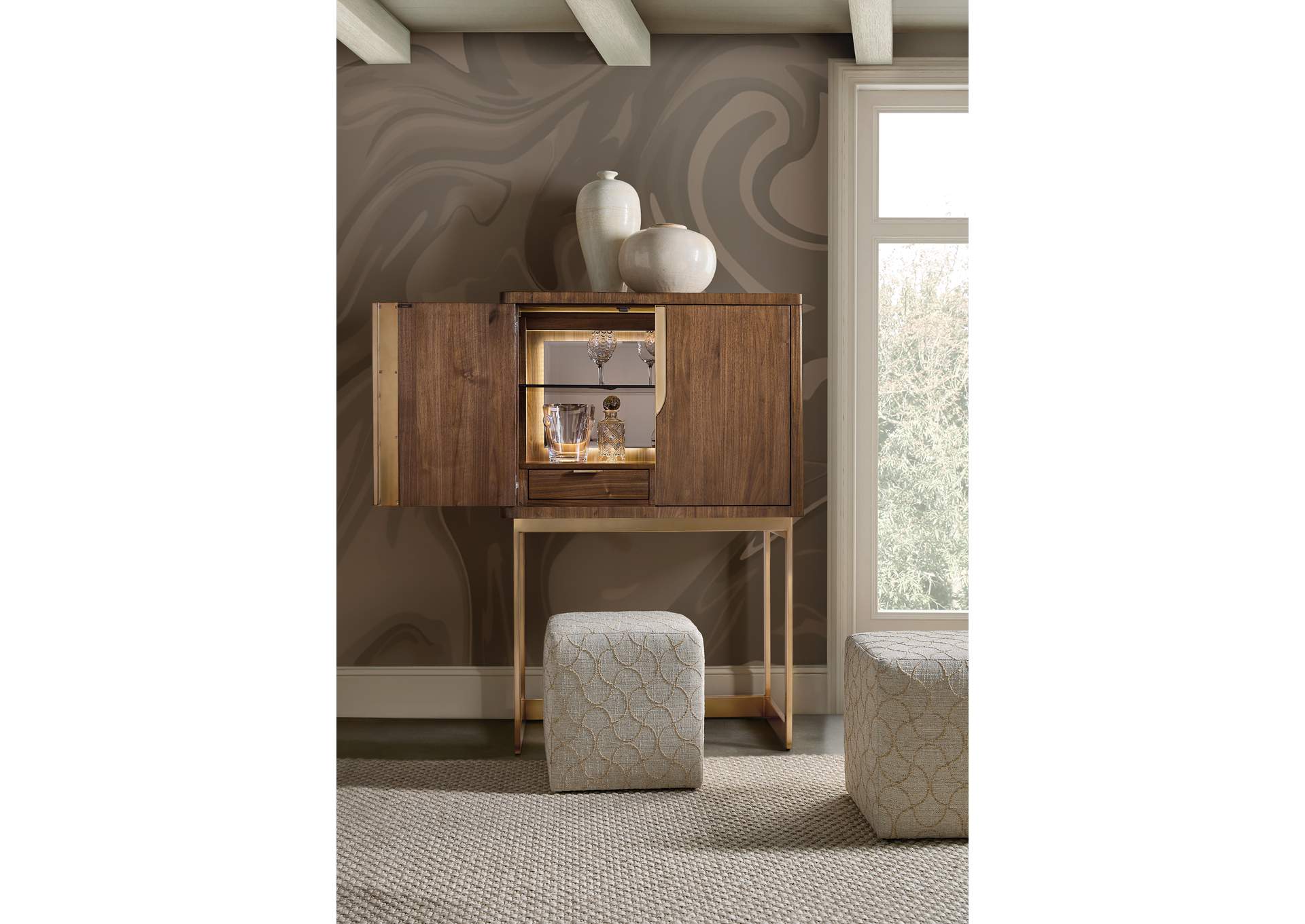 Eleana Bar On Stand image 10