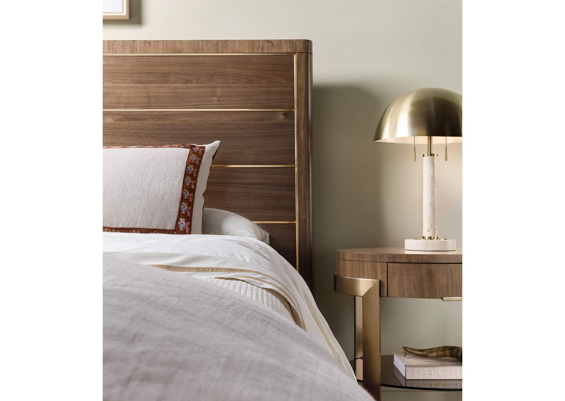 Eleana Queen Panel Bed image 4