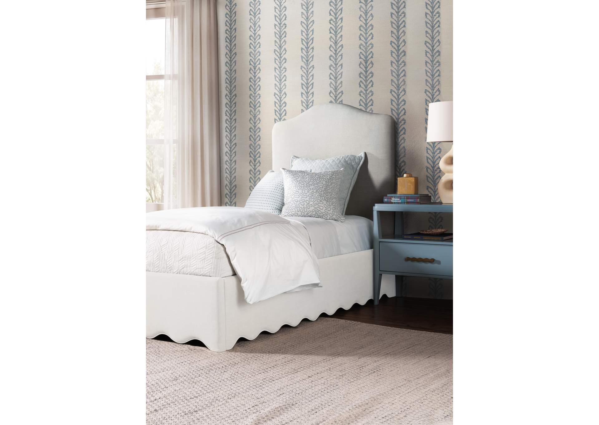 Commerce and Market Liv Twin Upholstered Bed image 5