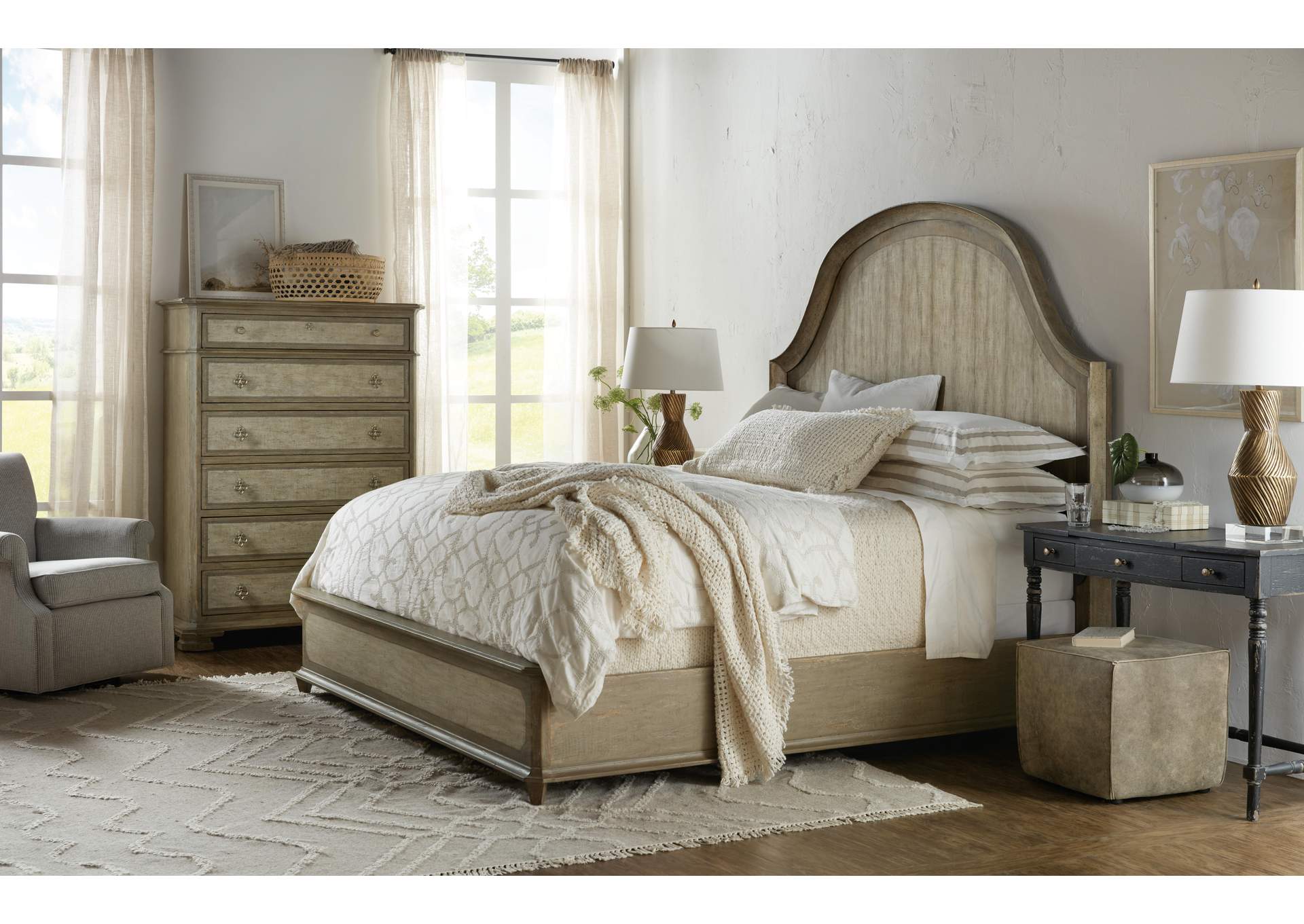 Alfresco Lauro King Panel Bed With Metal image 3