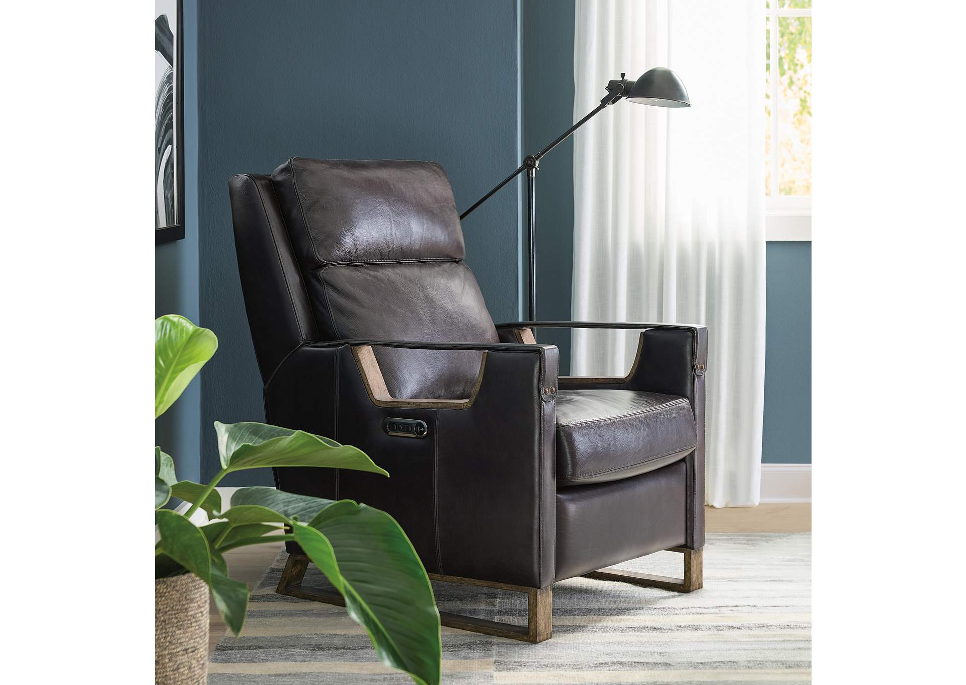 Relic Power Recliner W - Power Headrest image 9