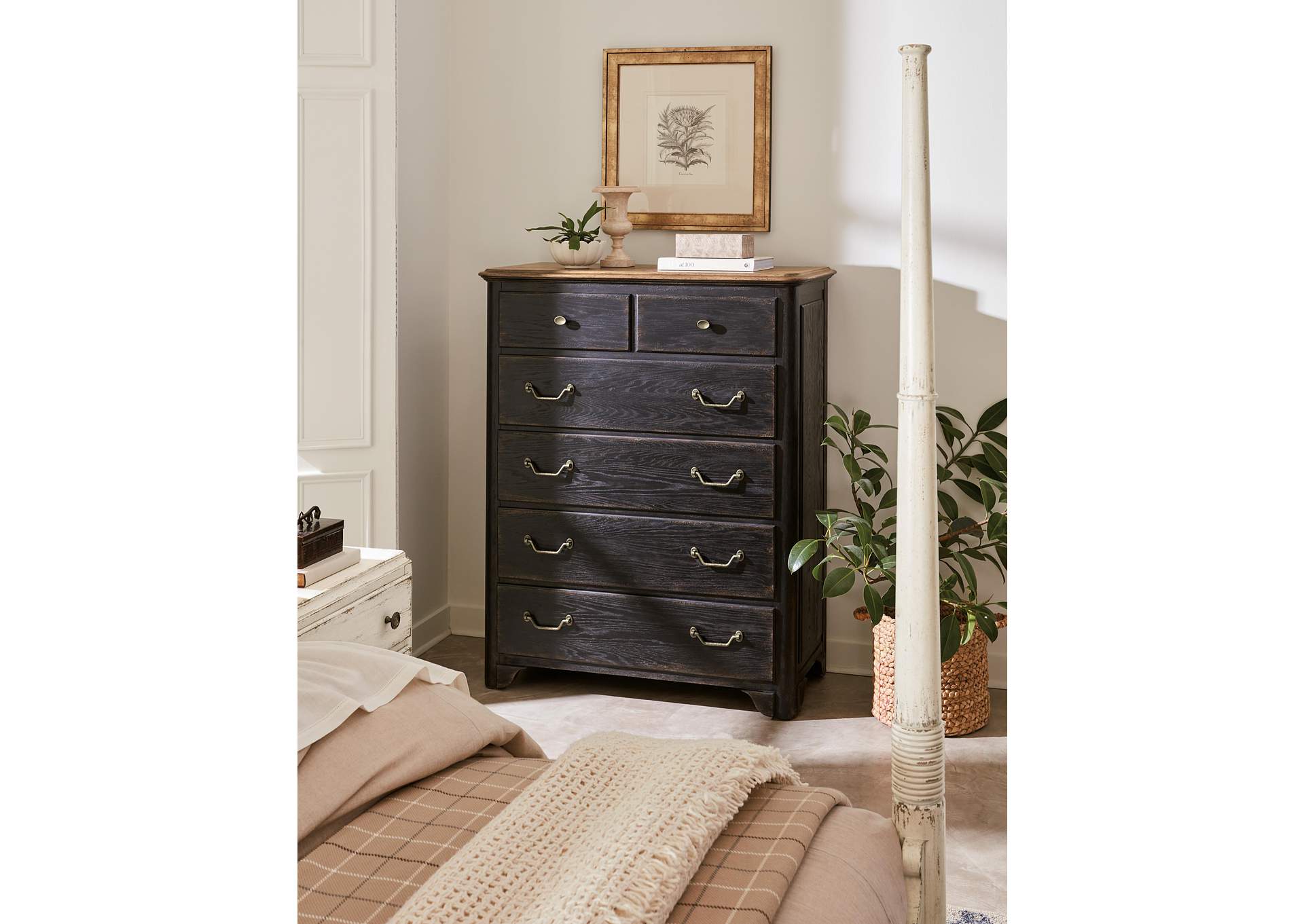 Americana Six - Drawer Chest image 5