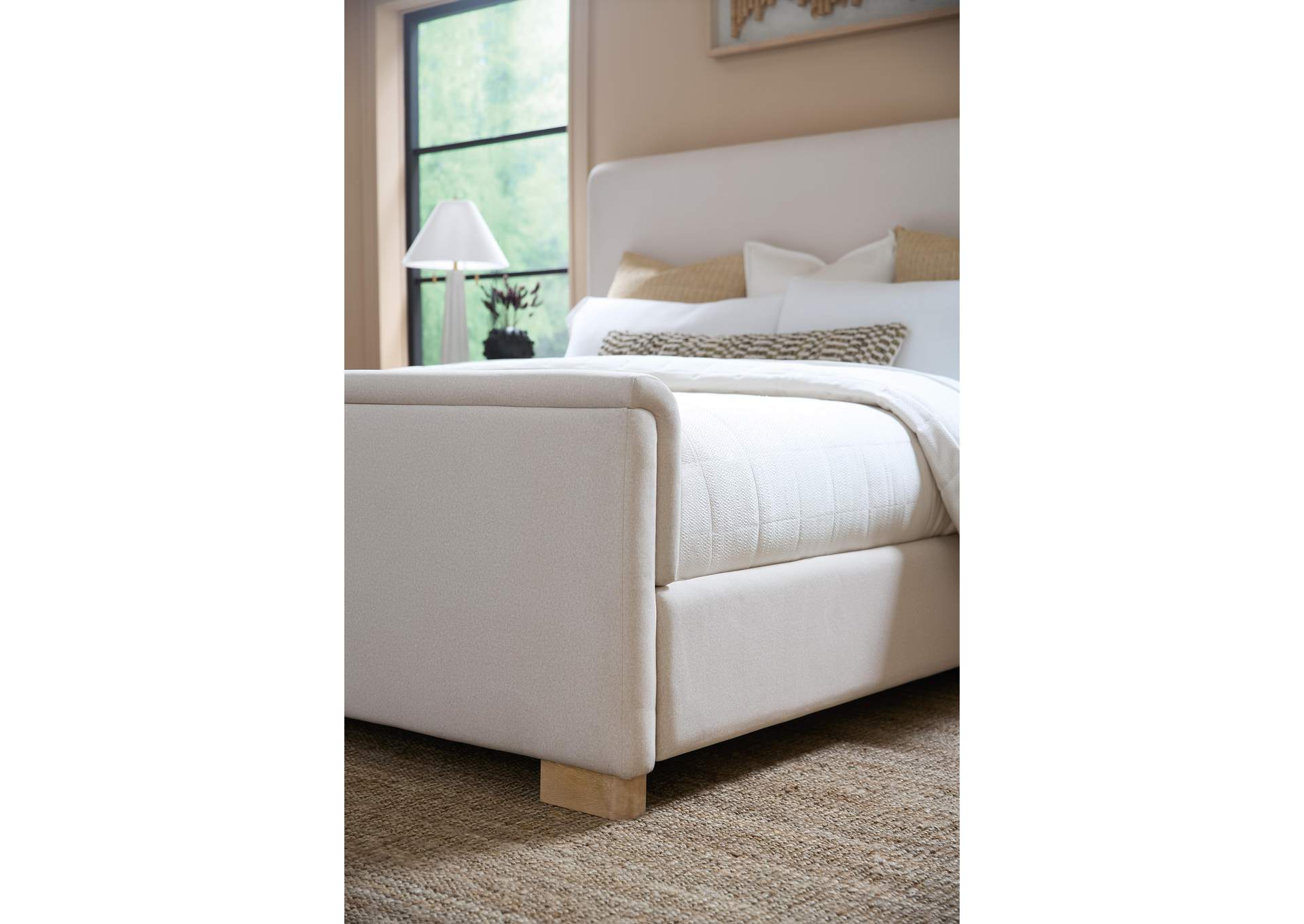 Banyon Bay California King Upholstered Bed image 5