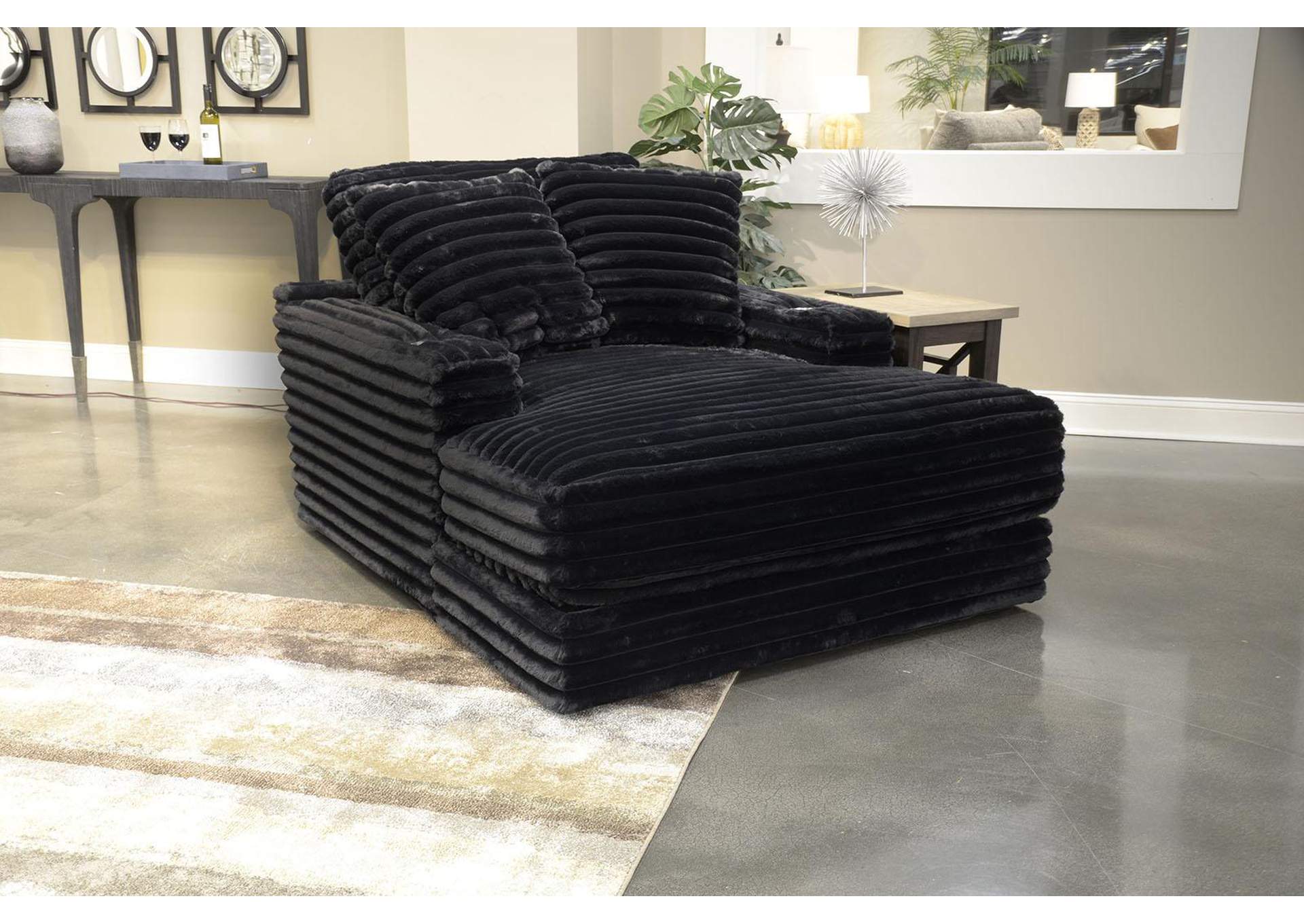 Comfrey Chaise image 4