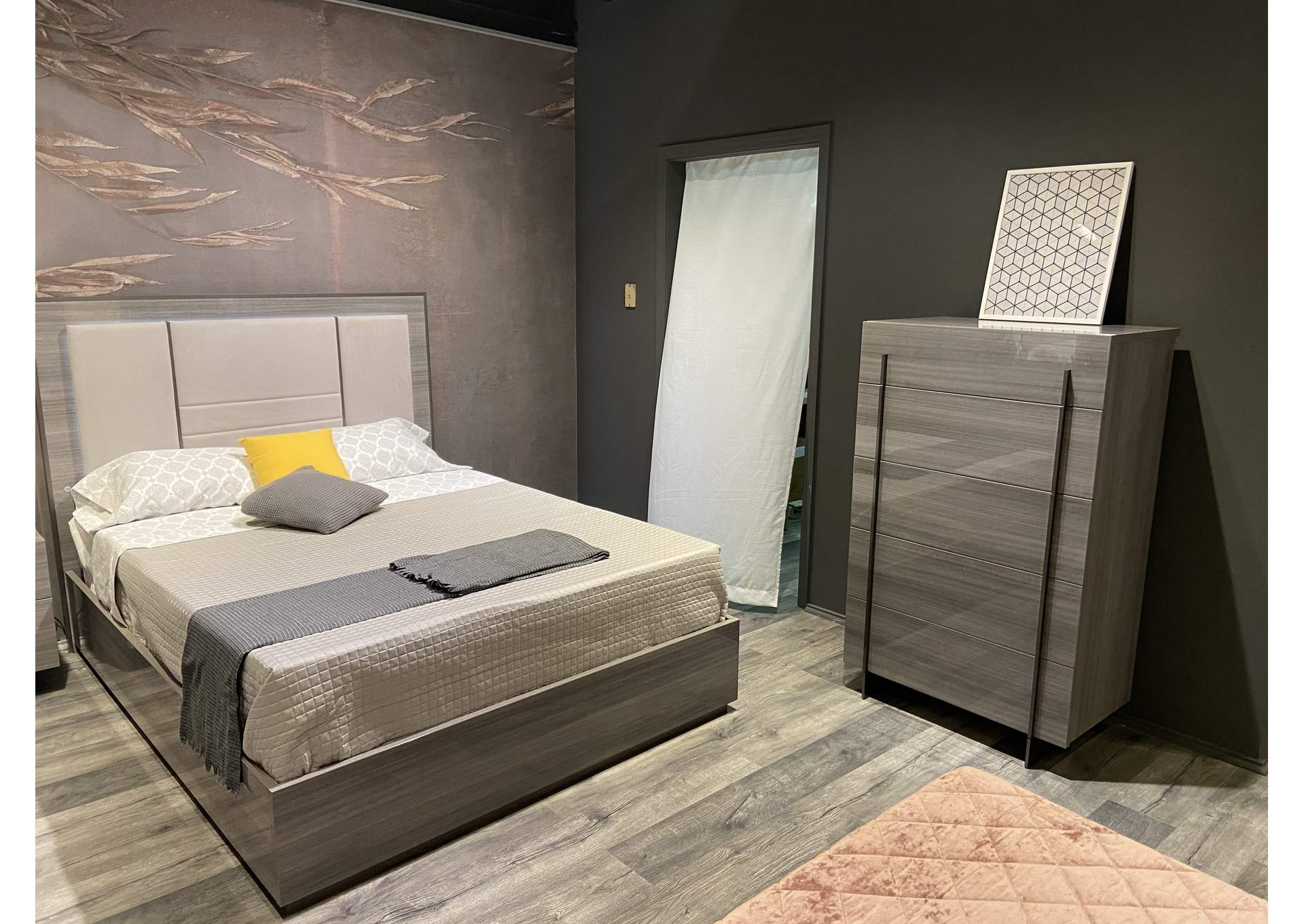 Blade Premium Queen Bed In Light Moon Grey image 6