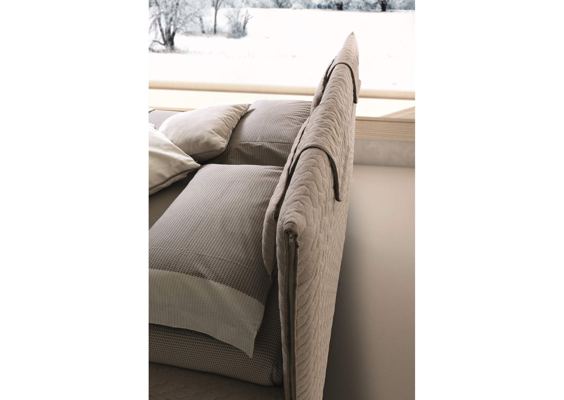 Evergreen King Bed image 6