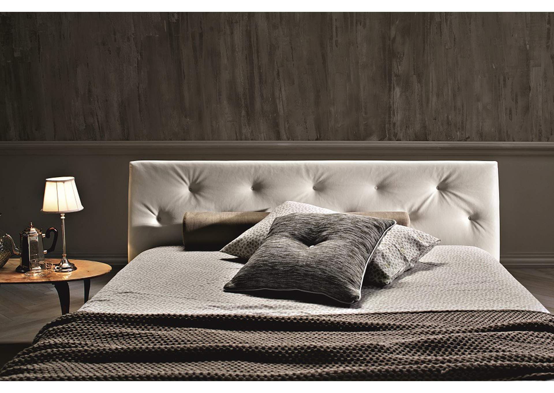 Gap King Storage Bed image 3