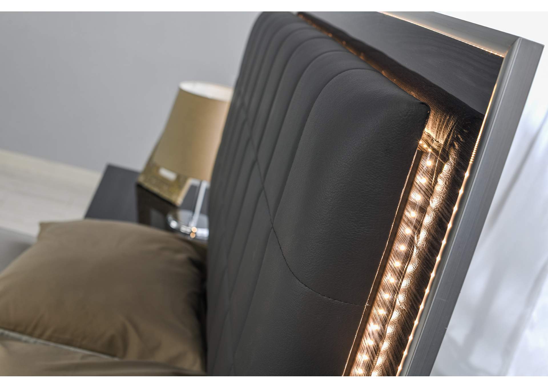 Giulia  Nightstand Left Facing In Glossy Gray image 16