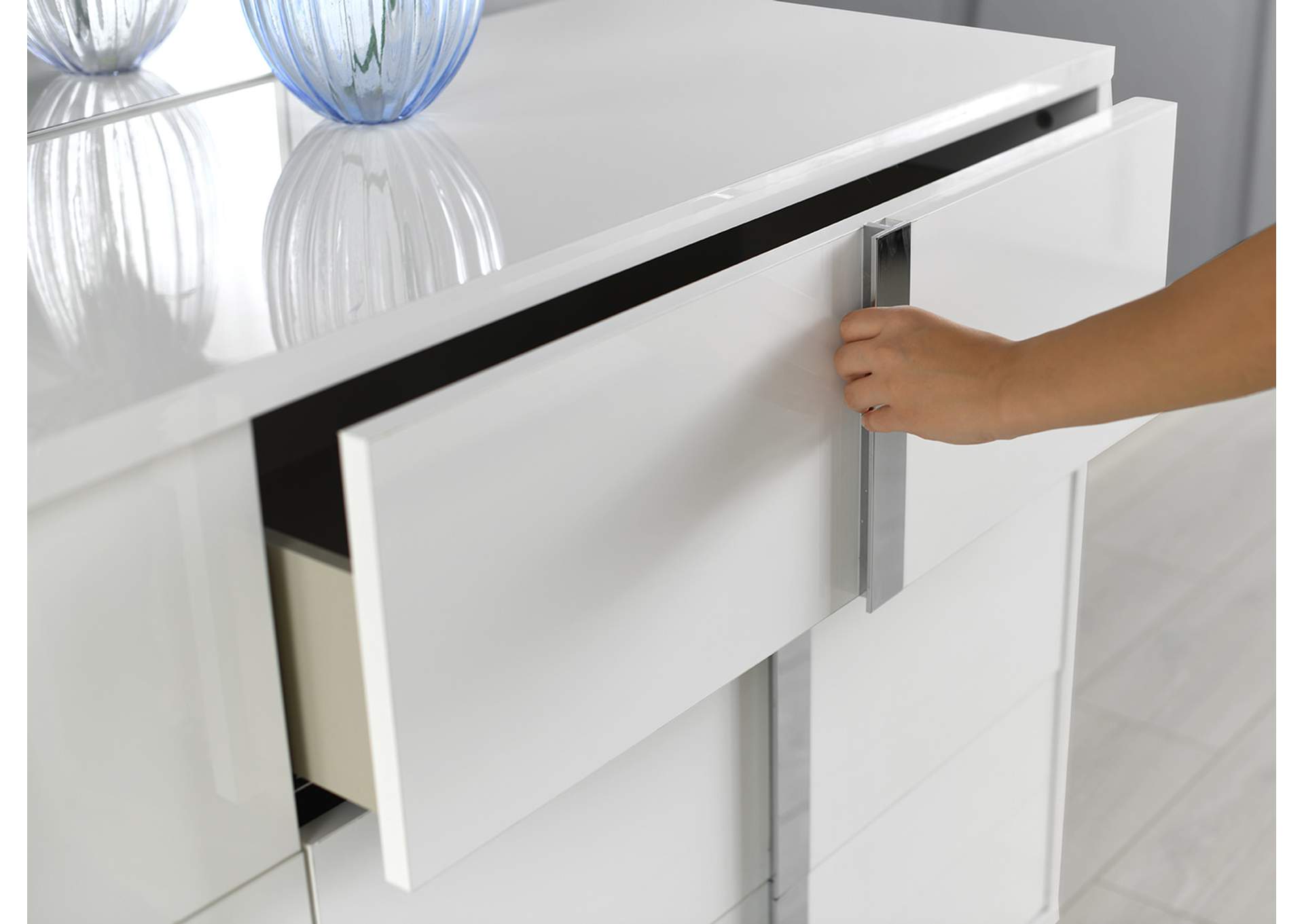 Giulia  Nightstand Left Facing In White image 13