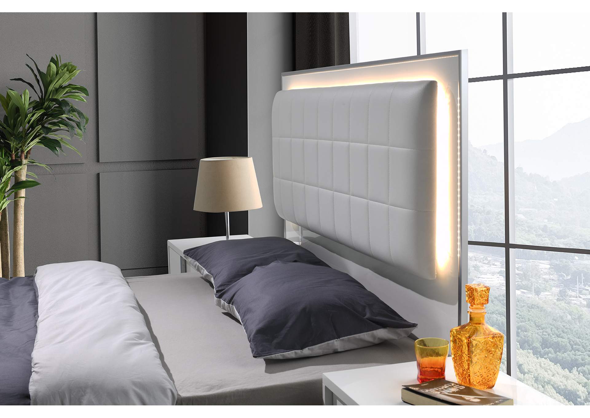 Giulia  Nightstand Left Facing In White image 11