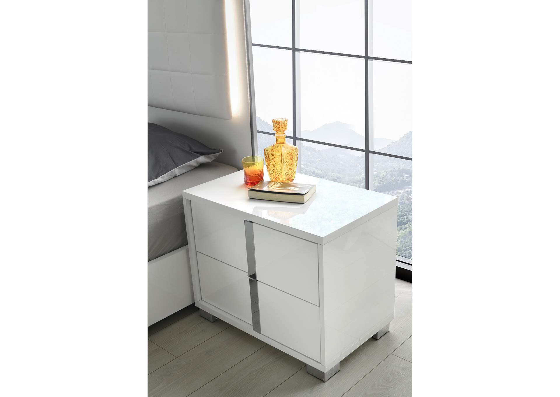 Giulia  Nightstand Left Facing In White image 12