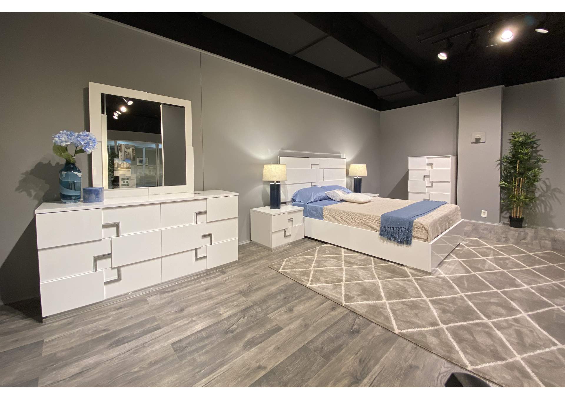 Infinity Premium Chest In Bianco Lucido image 3