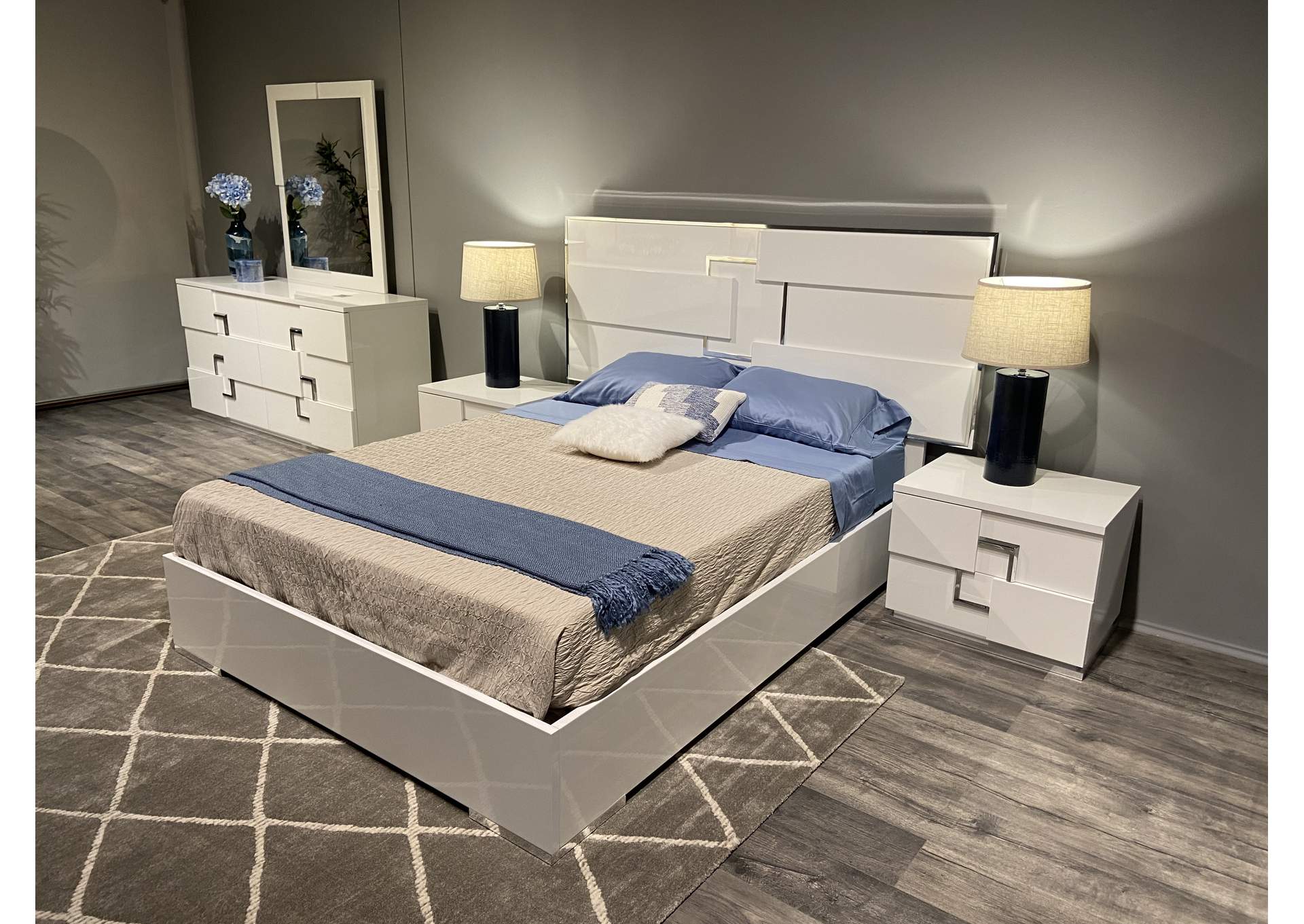 Infinity Premium Chest In Bianco Lucido image 5