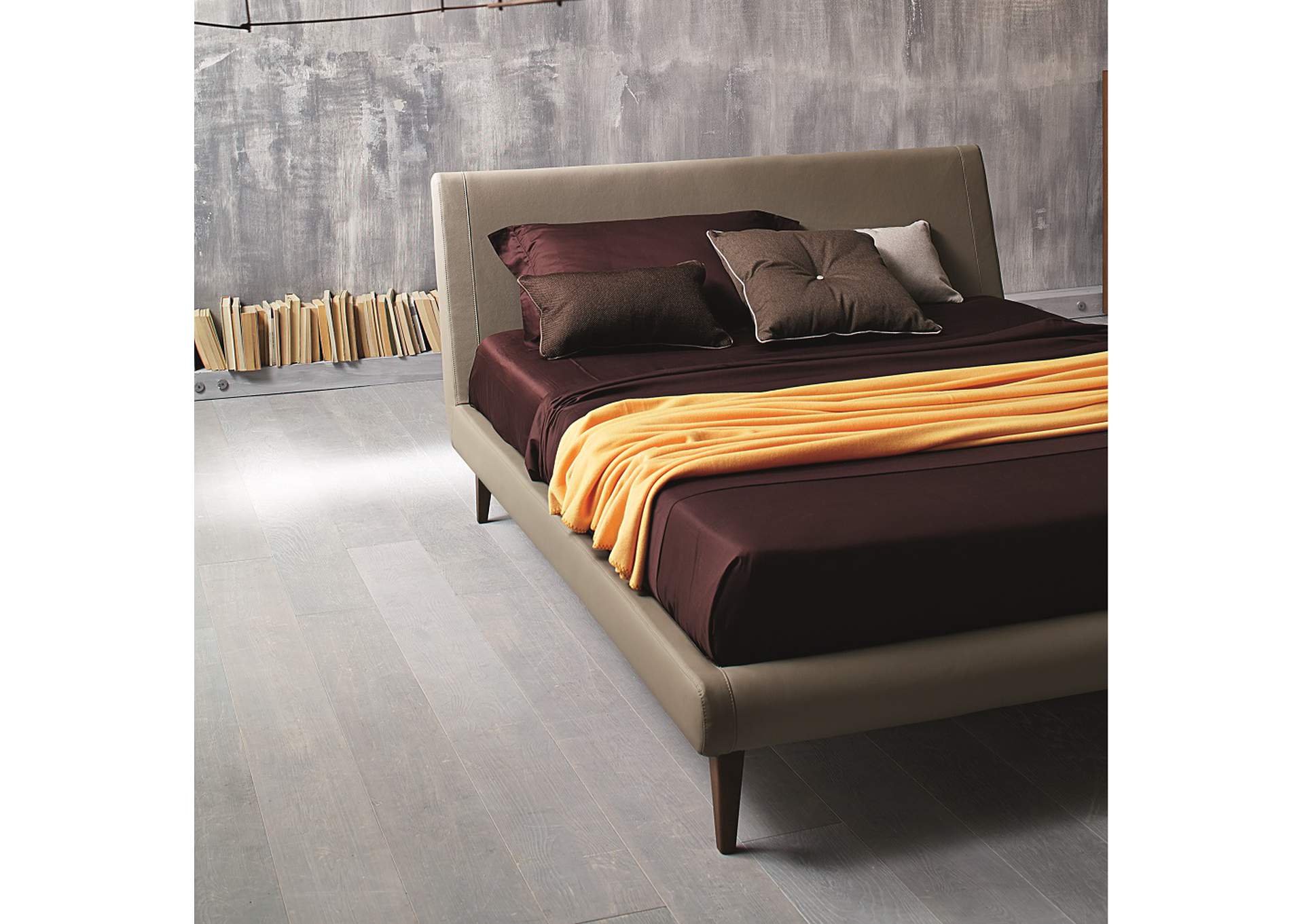 Metropolitan Queen Bed image 1