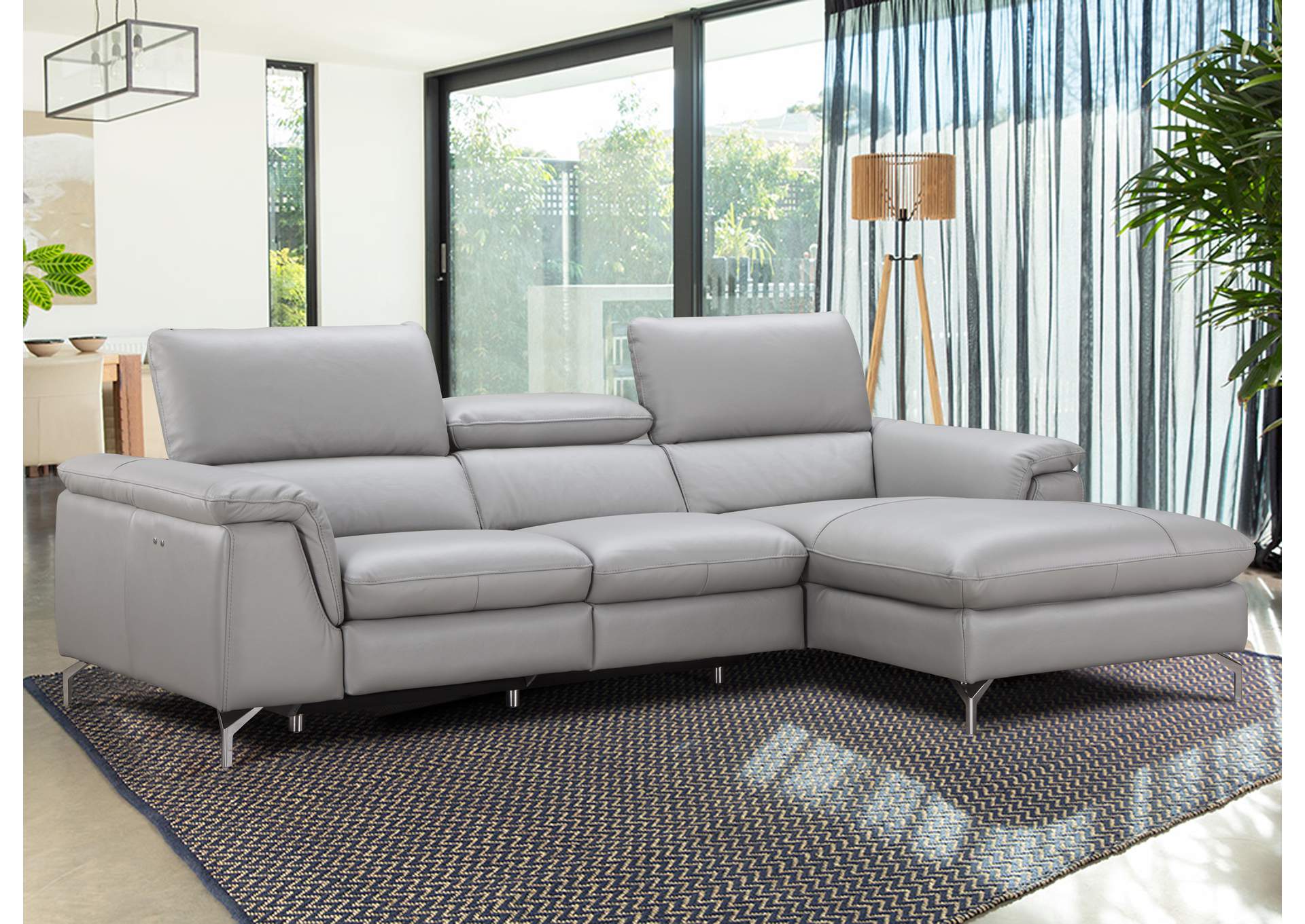 Serena Premium Leather Sectional In Right Hand Facing Chaise image 6