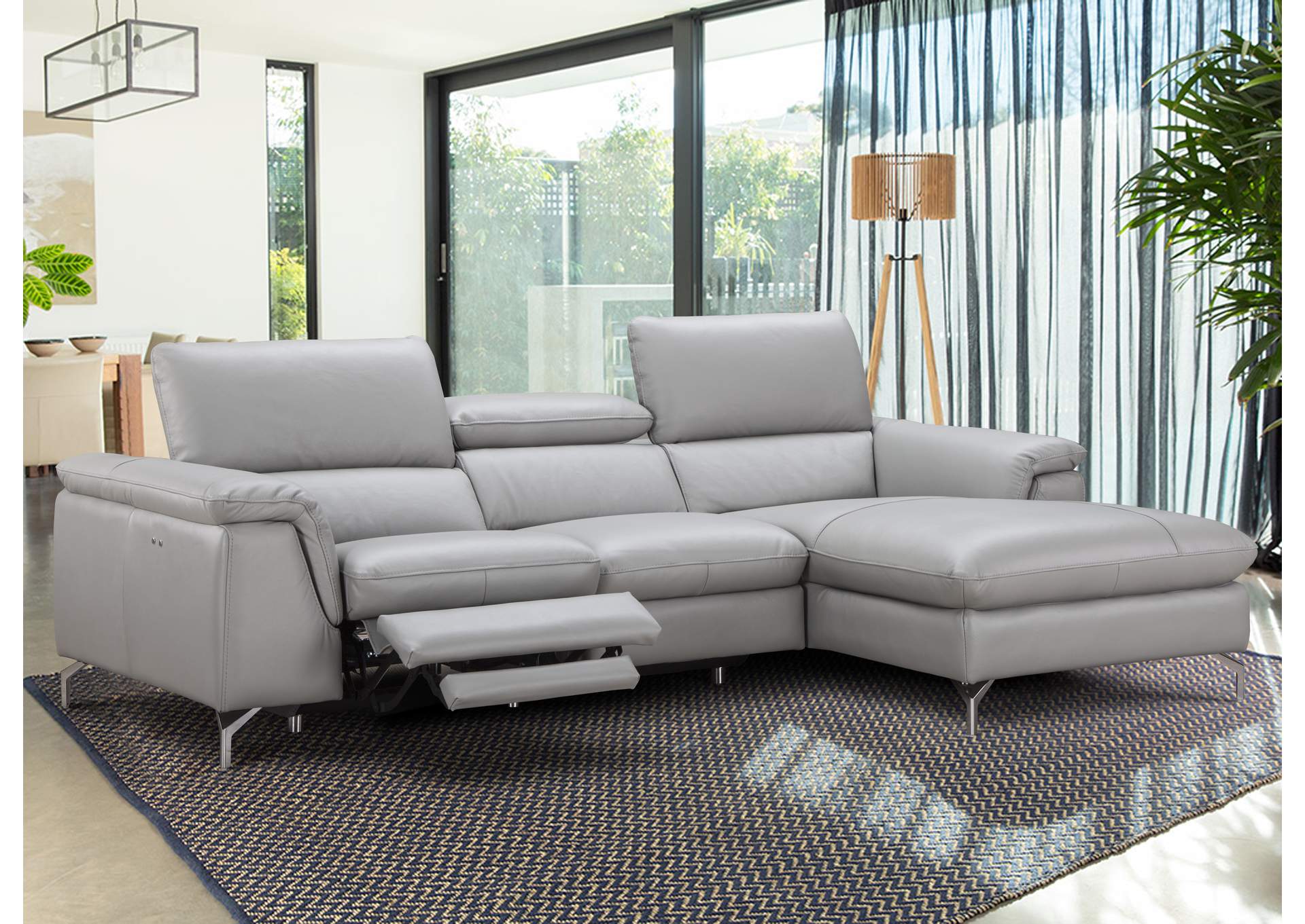 Serena Premium Leather Sectional In Right Hand Facing Chaise image 4