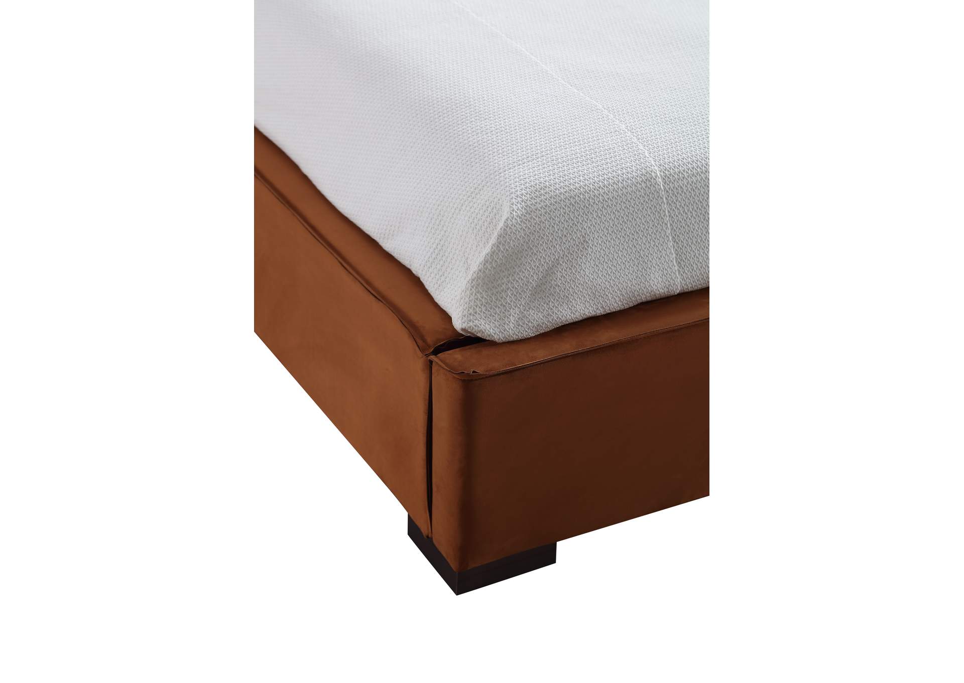 Serene Queen In Chestnut image 7