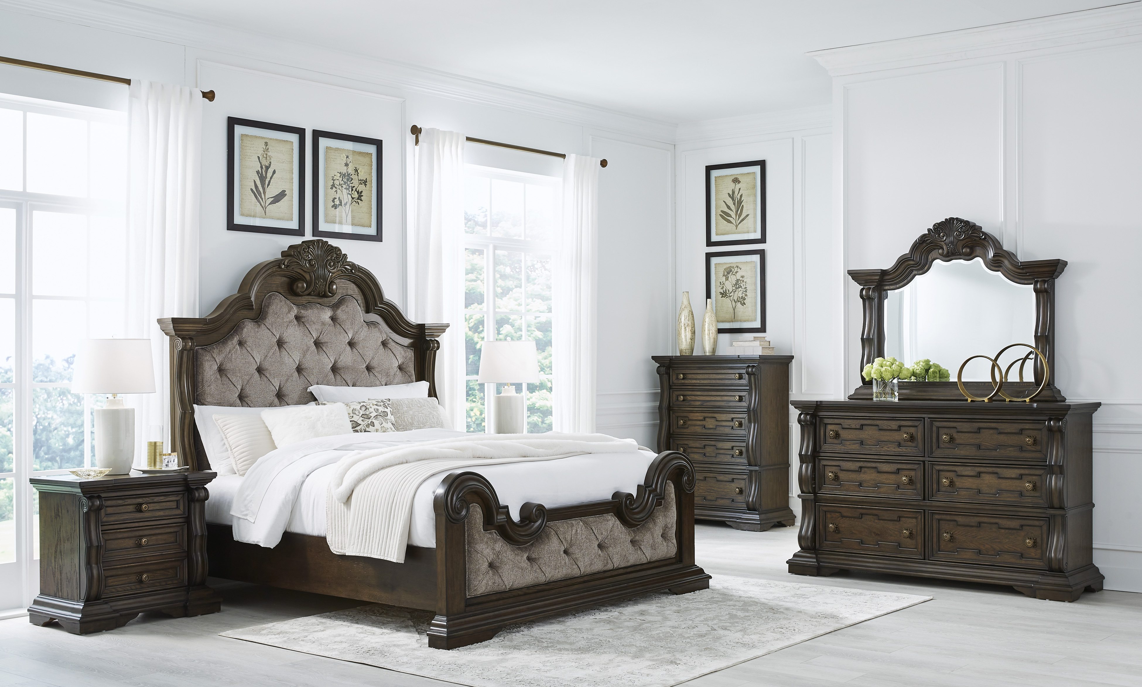Maylee Queen 7PC Bedroom Set image 1