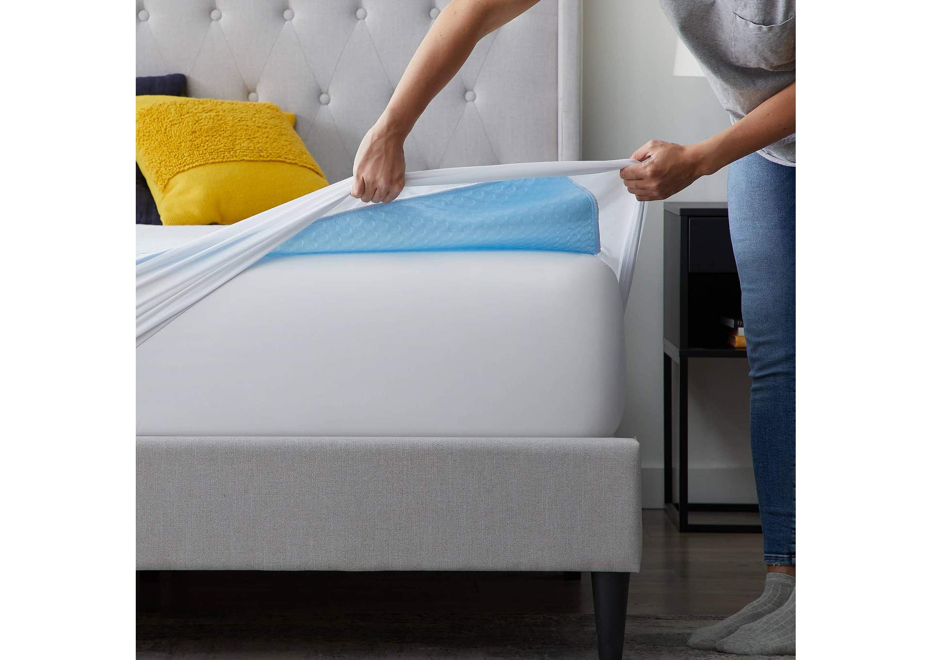 Cooling Mattress Protector - California King image 6