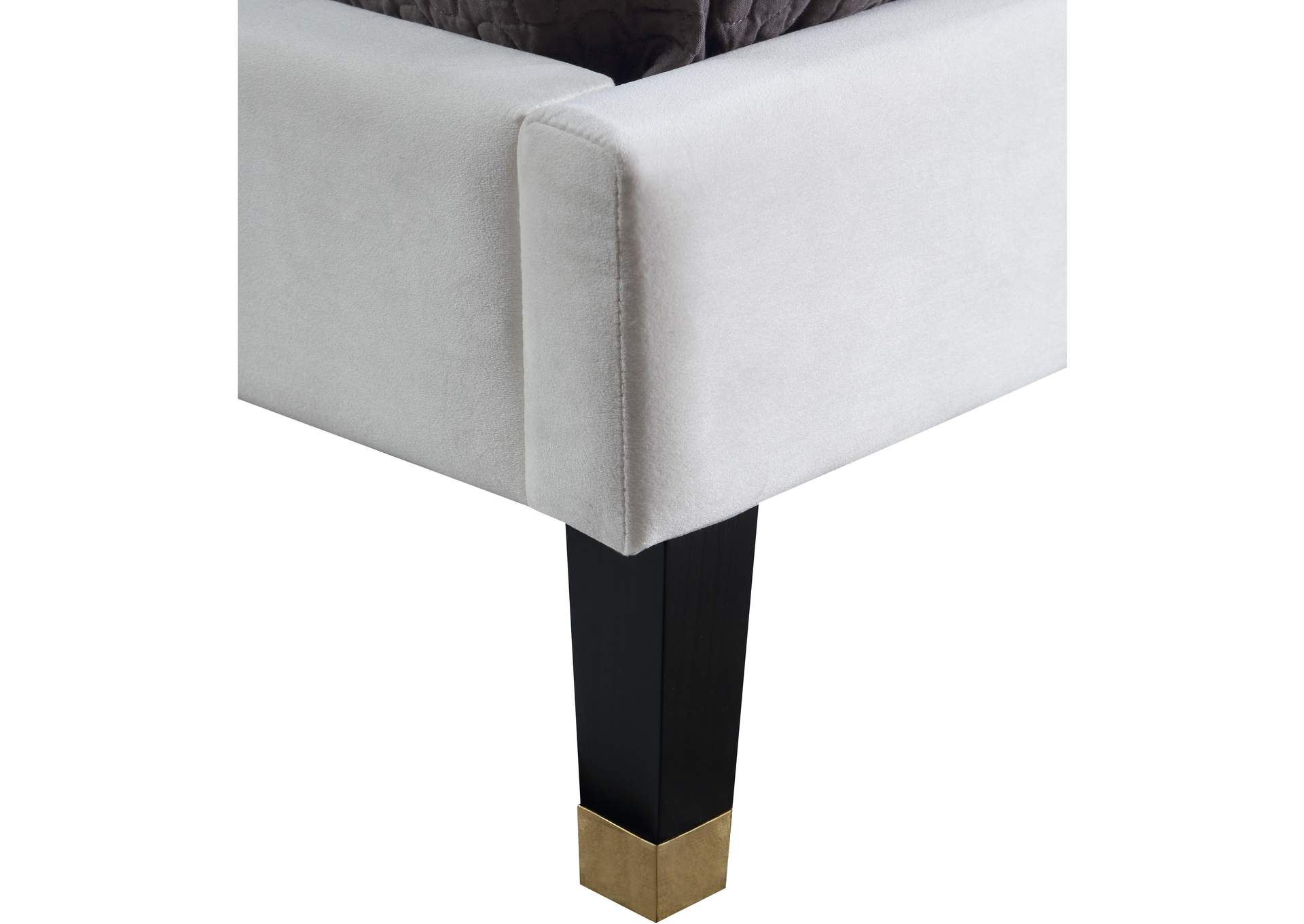 Harlie Cream Velvet Full Bed